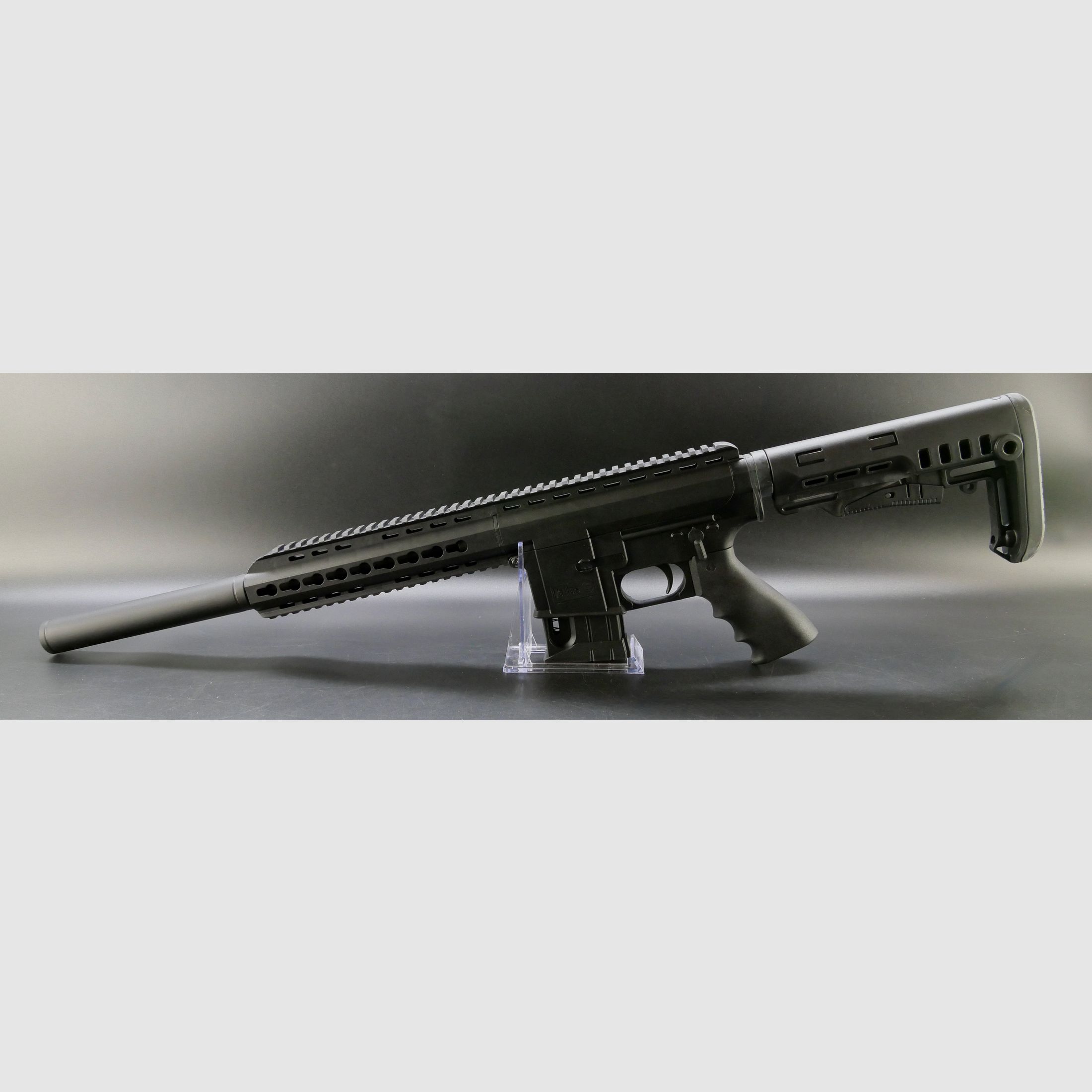 Pallas BA15-22 .22LR KK Repetierbüchse AR15 Look SD Attrappe