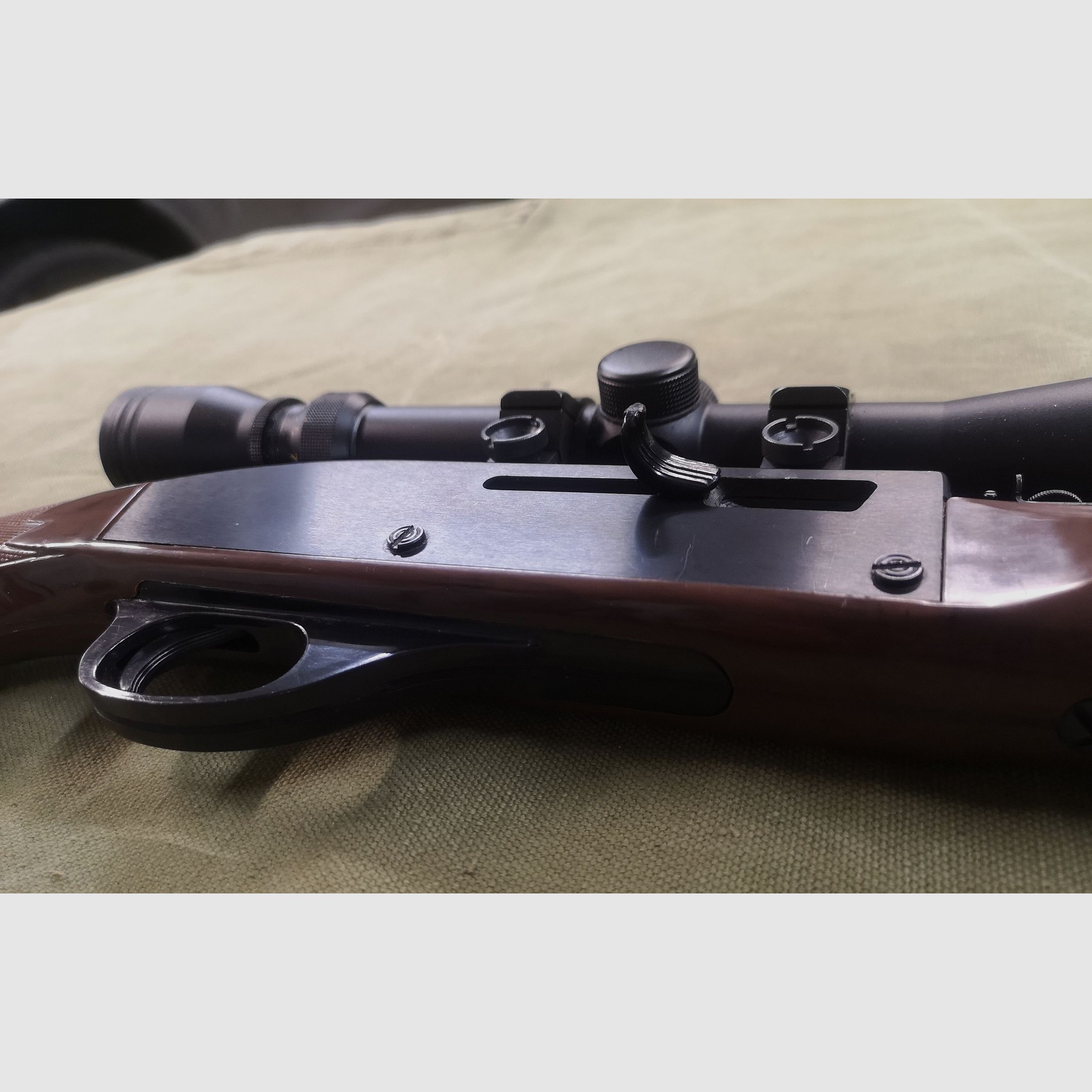 Remington NYLON 66 semi-automatic .22lr