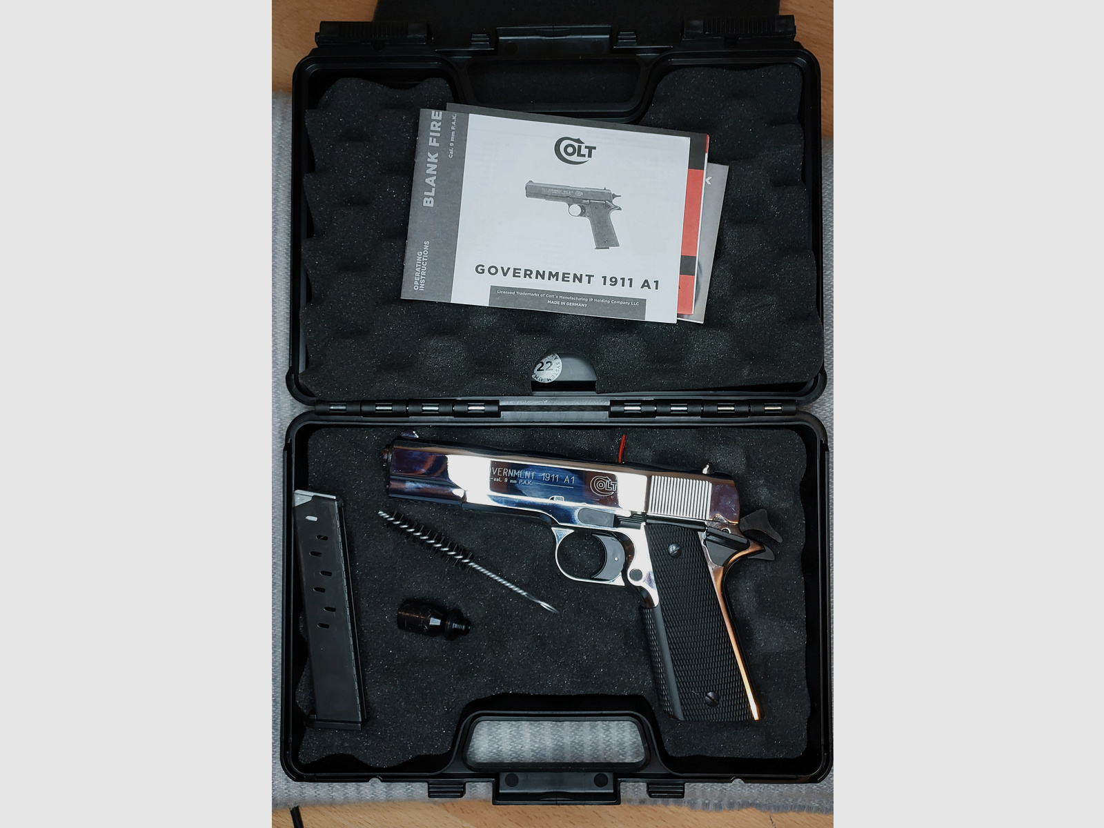 Colt Government 1911 A1 Schreckschuss Pistole 9mm P.A.K. poliertes Chrom (PTB 774)