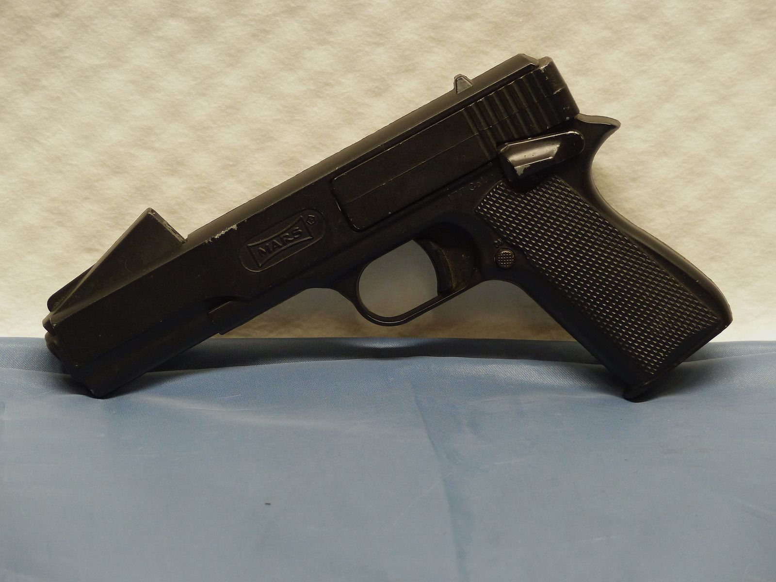 Pistola de aire Marksman 1010 Repeater Cal. 4,5/.177 fabricada en Torrance California USA, imagen 7 de 10