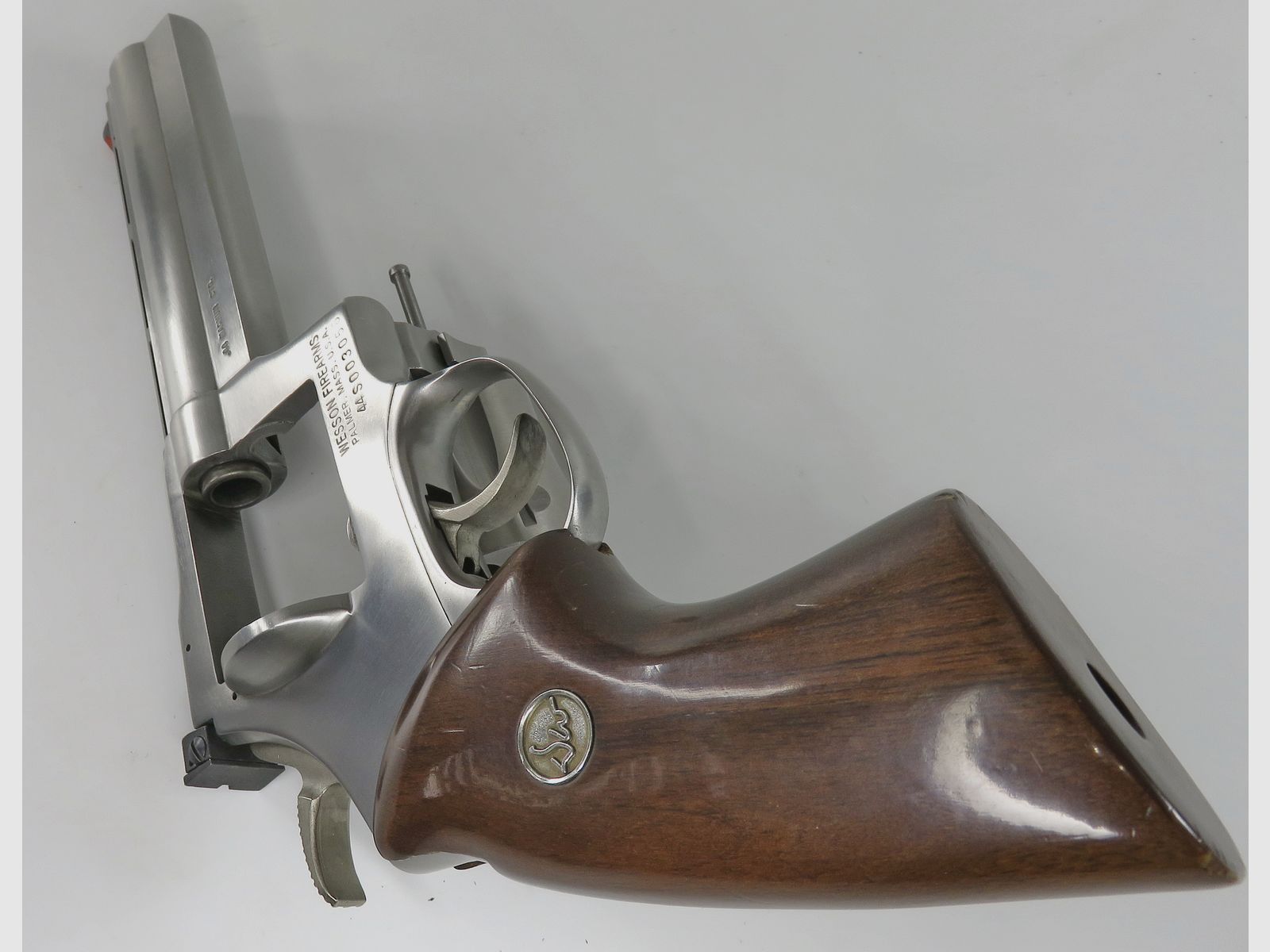 Revolver Dan Wesson Model 44, 6 Zoll UND 10 Zoll Austauschläufe, Kaliber .44 Magnum, Stainless, Target-Ausführung, Top-Zustand