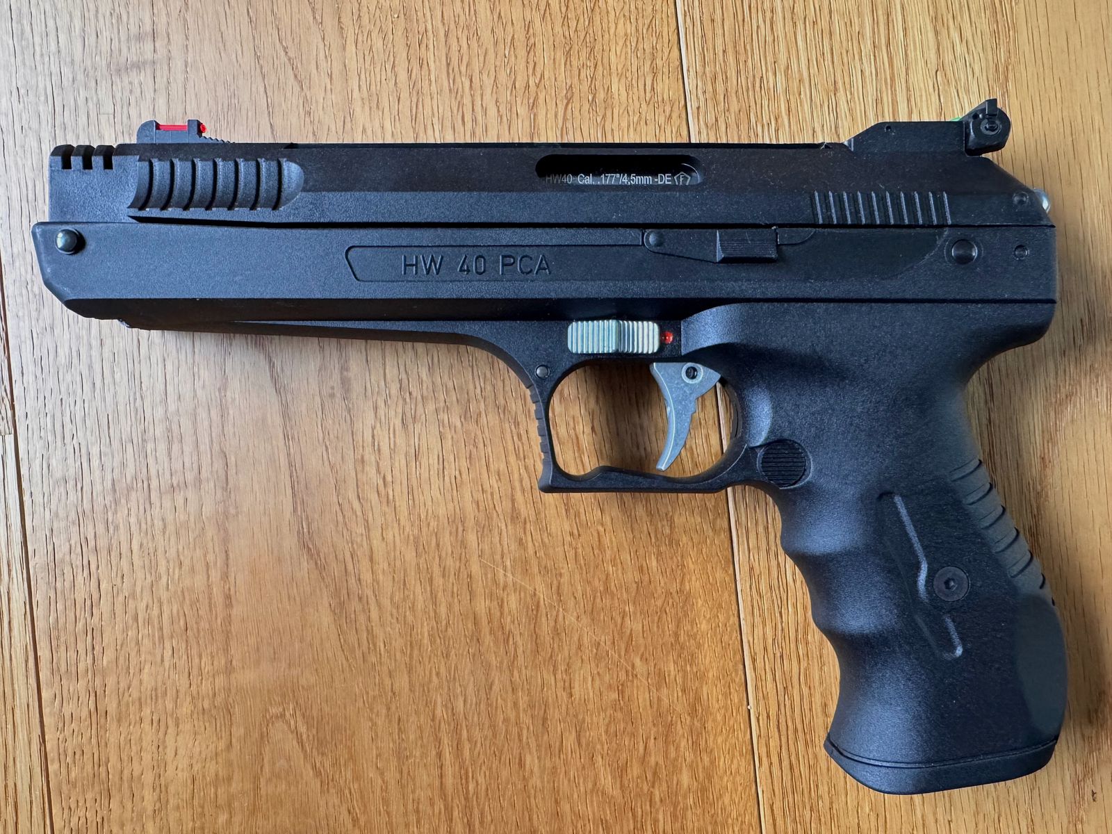 Weihrauch HW 40 PCA air pistol 4.5 mm (.177) - F in pentagon