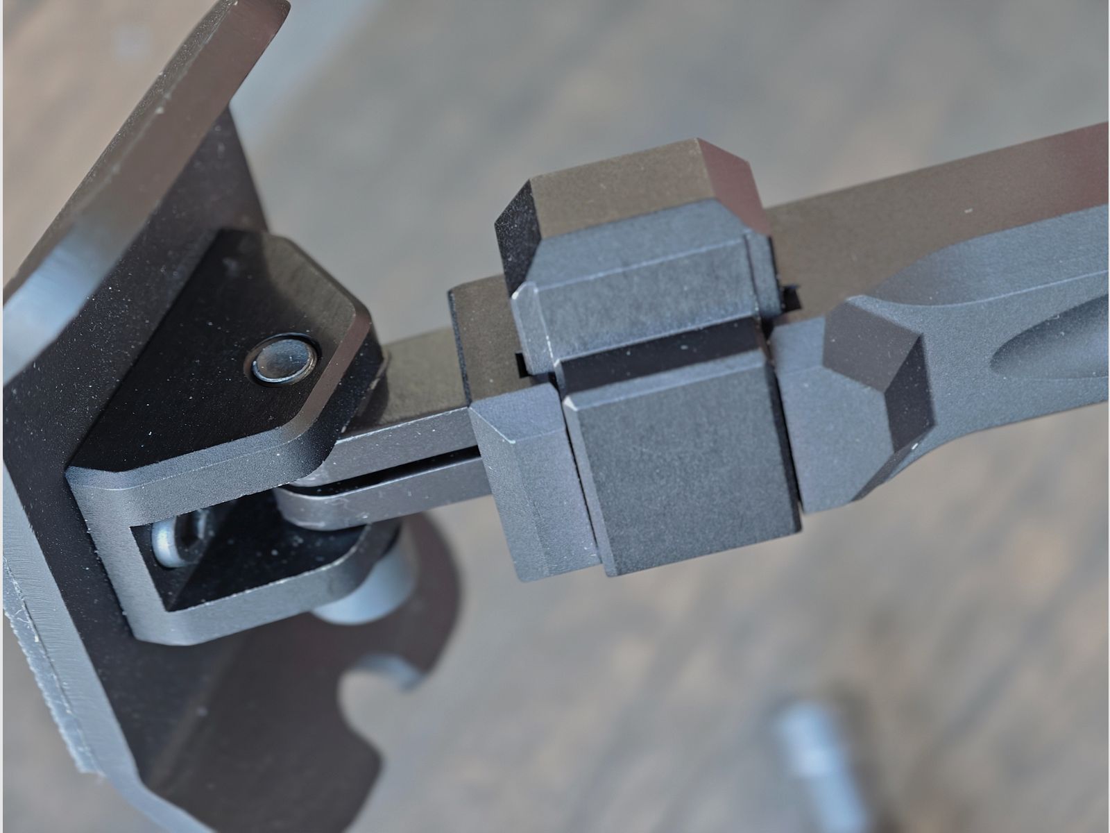 Fortmeier Zweibein 171H 6H Spezialumbau (gekürzt) um ~20mm + ARCA Rail Adapter & Picantiny Adapter. Neuwertig!