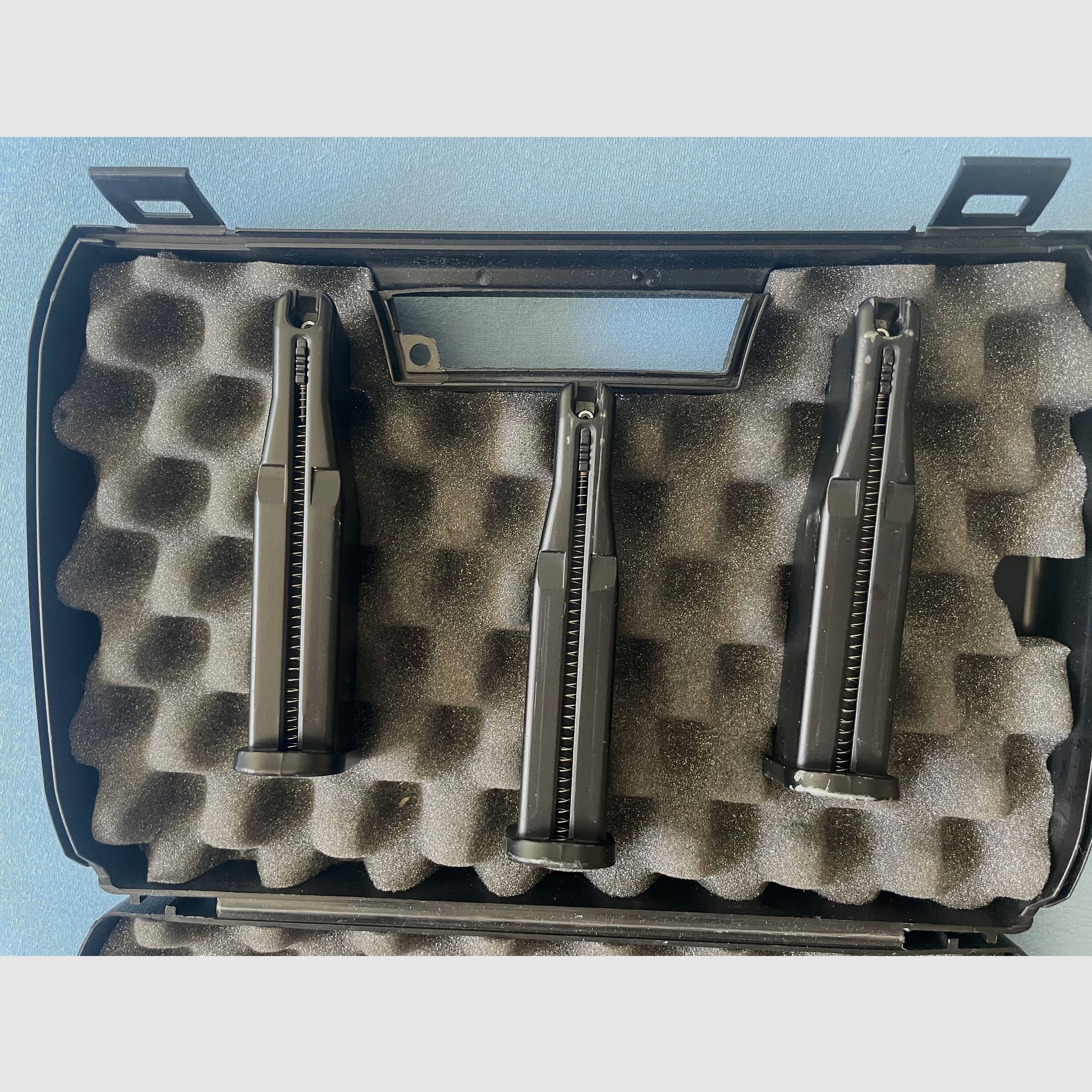Umarex H&K USP CO2 NBB (+ 3 Magazine und Koffer)