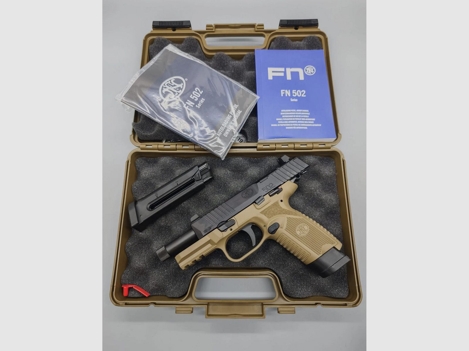 Pistole FN HERSTAL 502 America FDE Kal.22 lr Bicolor, Bild 2 von 5