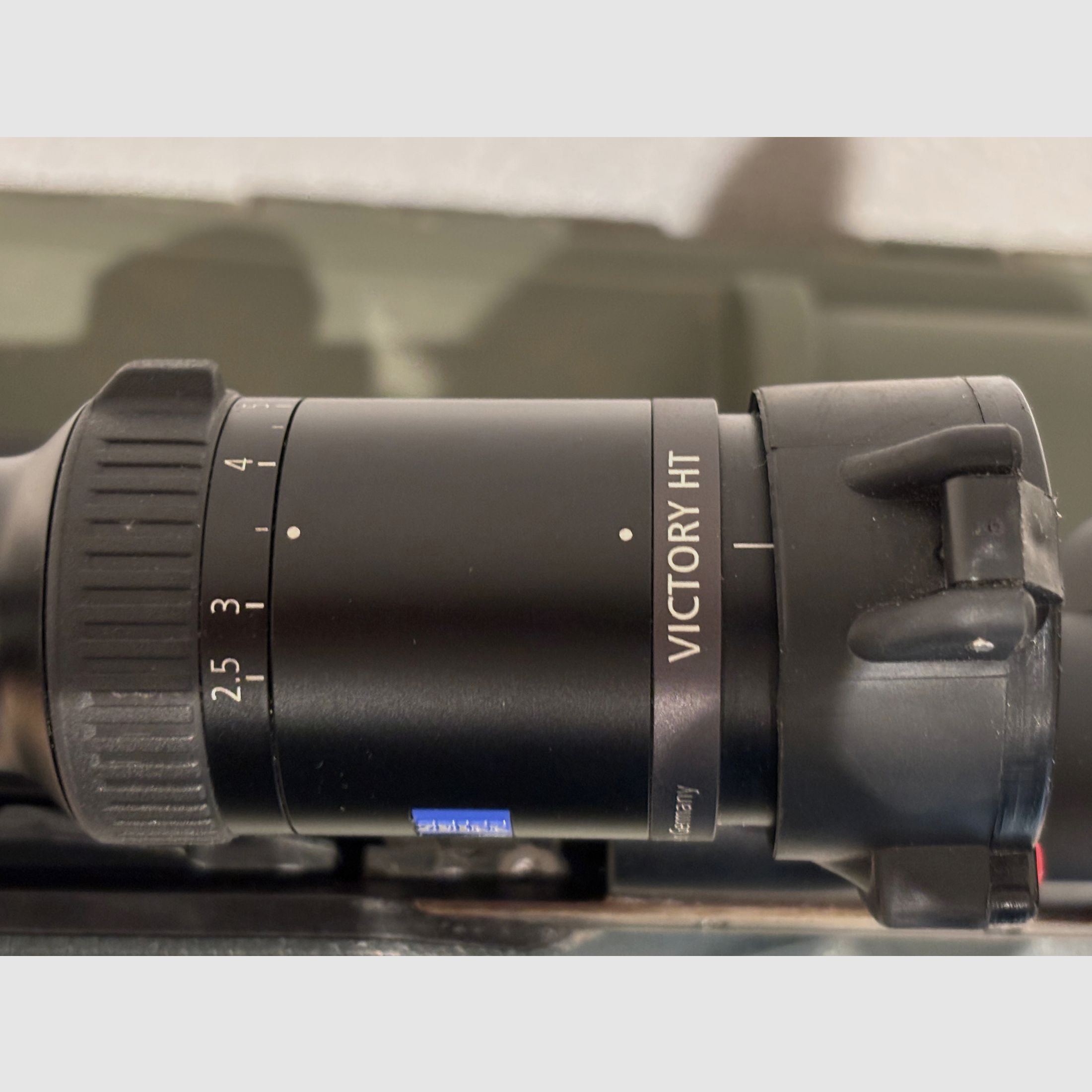 Blaser R8 7mm Blaser Mag Professional Success + Wechsellauf 300 WinMag. Jagdmatch mit Gewinde