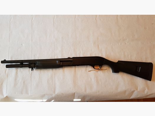 Gewehr Flinte Vorderschaftrepetierer Benelli Modell: M3 Super 90  Kal. 12/70/76