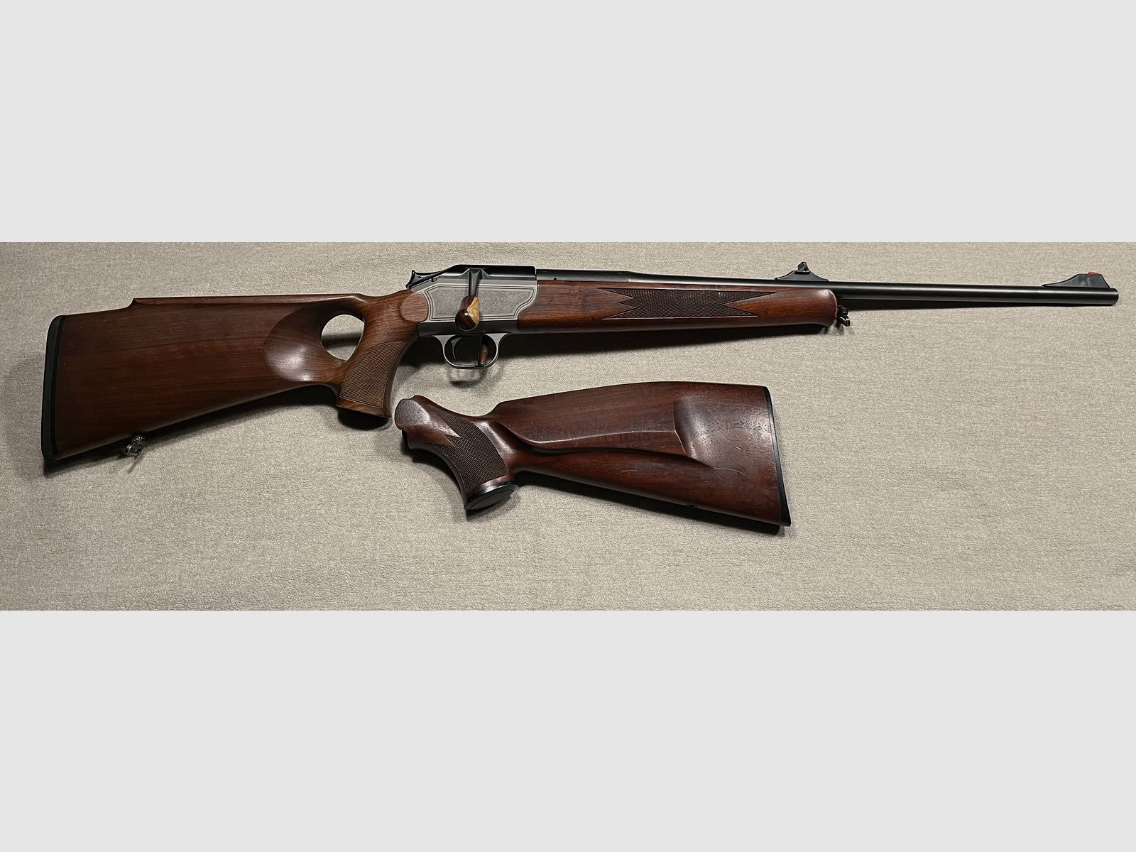Blaser R93 STD, .30-06, Lochschaft, Holz