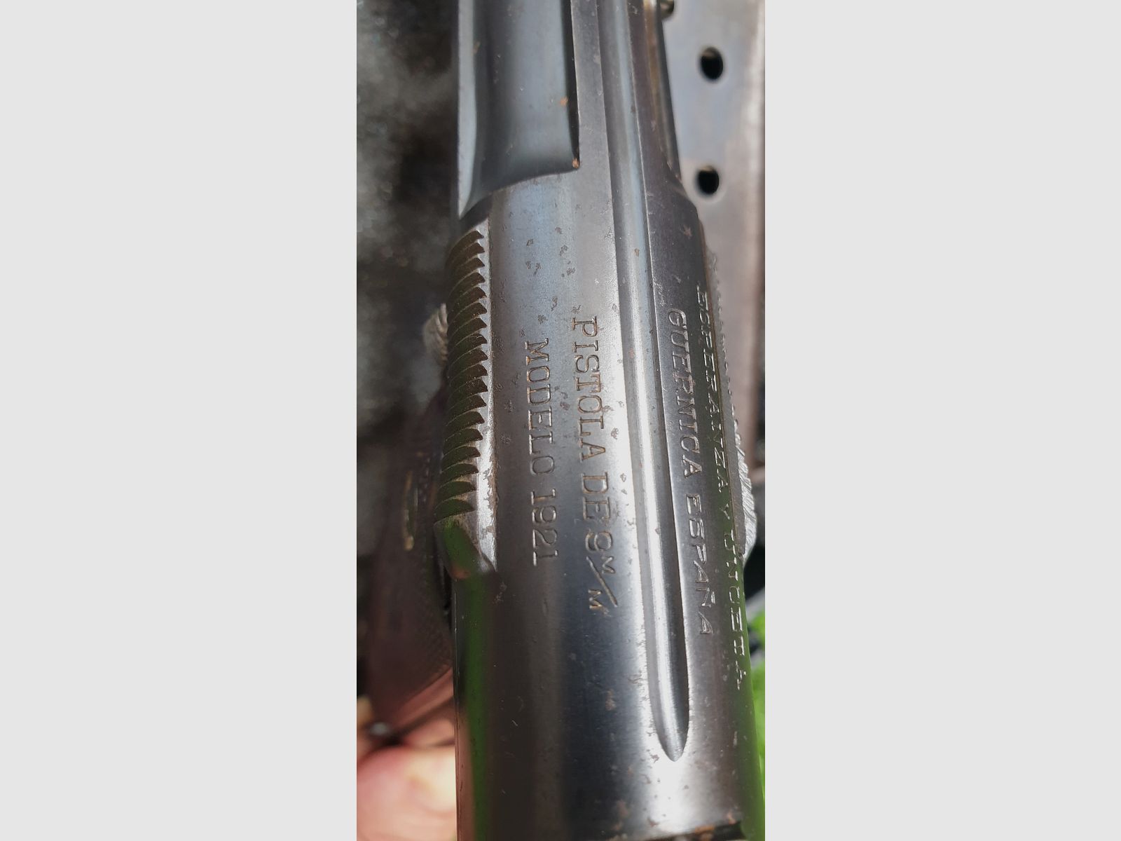 Historic pair of ASTRA 400 and 300 9mm pistols