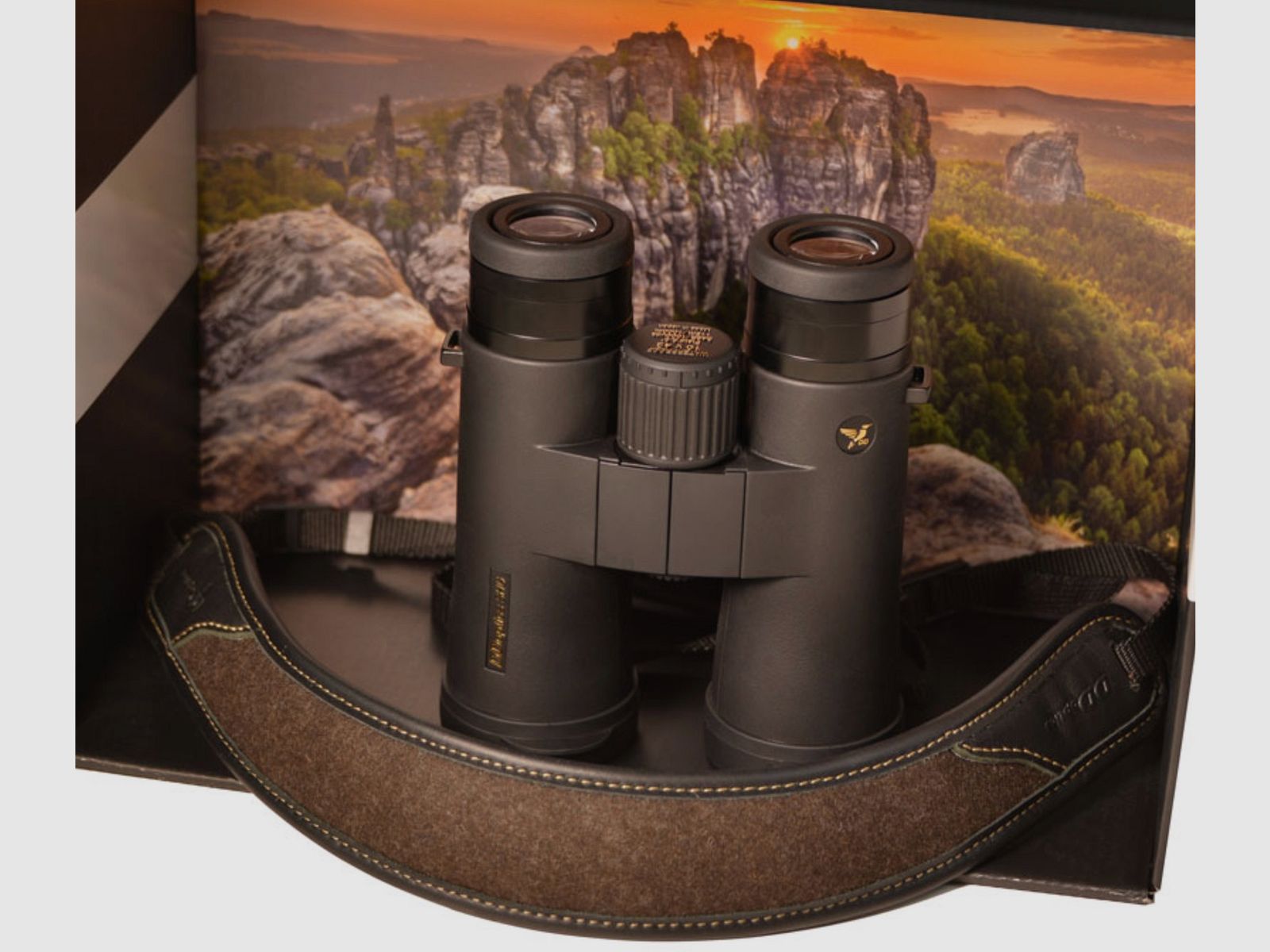 DDoptics 440100100 Fernglas SHG 8x42 mit Tasche und Trageriemen