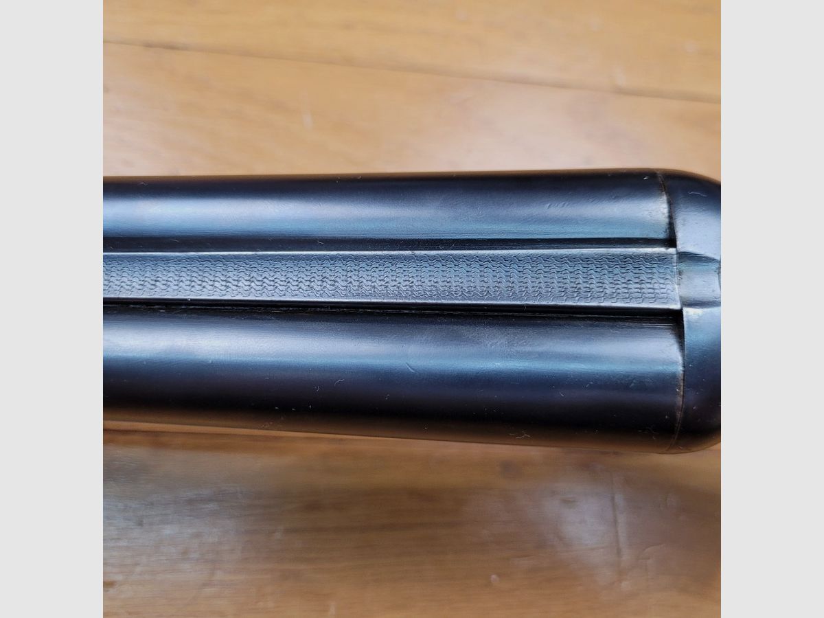 Bellissimo fucile sovrapposto – calibro 16/65 – ottima manifattura artigianale di Saint-Étienne – sopravvissuto alla seconda guerra mondiale – arma elegante in stile inglese – legni e checkering bellissimi – bluing in ottime condizioni – arma leggera eppure in bel acciaio – Bellissimo fucile in TBE+, immagine 20 di 33
