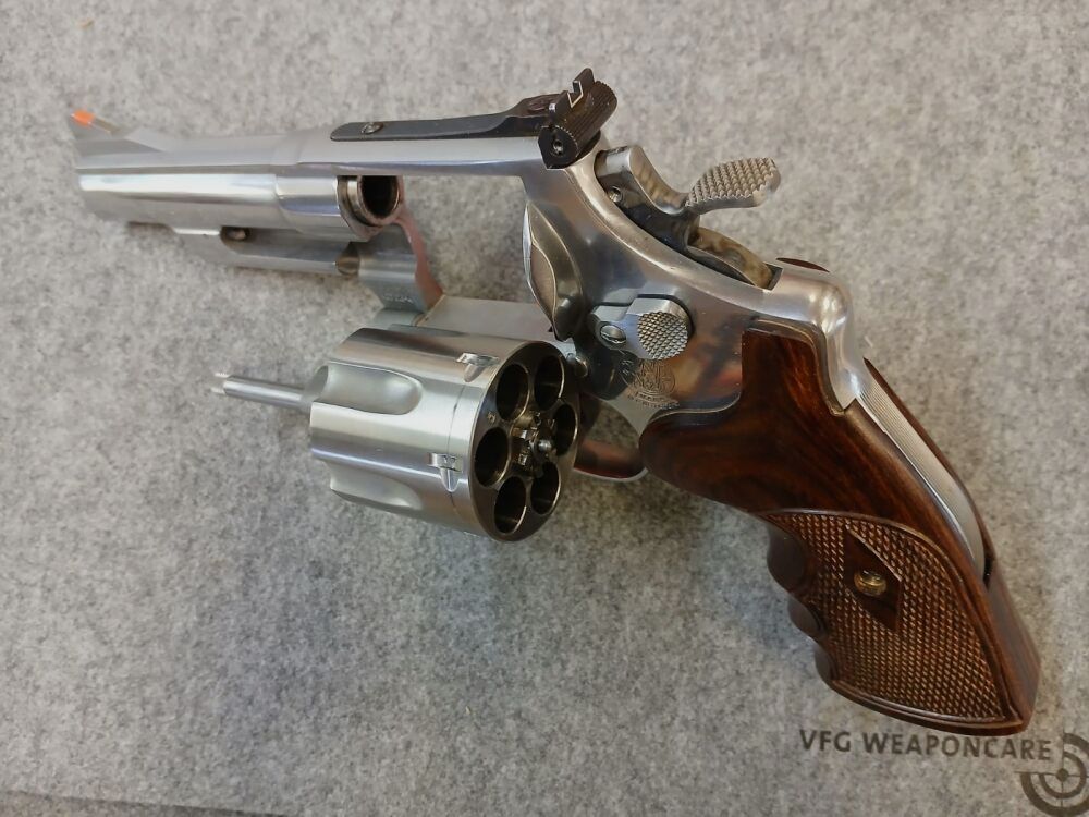 Smith + Wesson 629-4