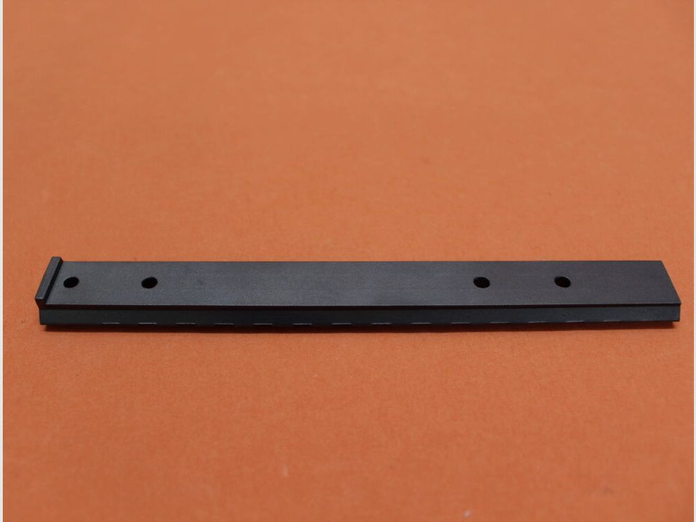 Warne Sako TRG-22/42 : Base de lunette tactique Warne (678M20MOA) 20MOA d'inclinaison Picatinny (1 pièce) en acier phosphaté