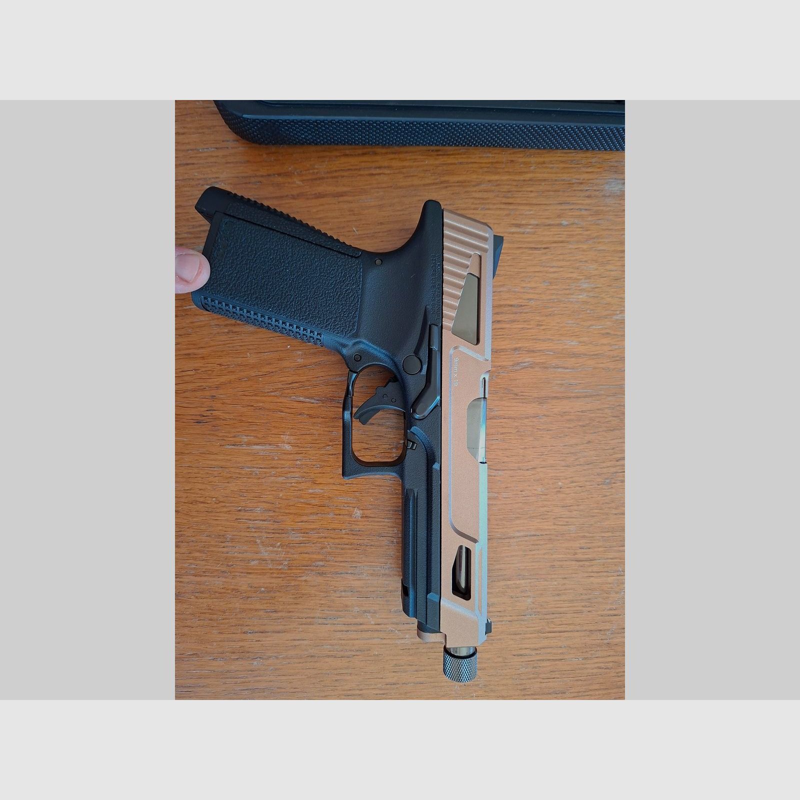 G&G GTP 9 MS DST CO2 Softair Pistola, Desert con gas verde e 2 caricatori