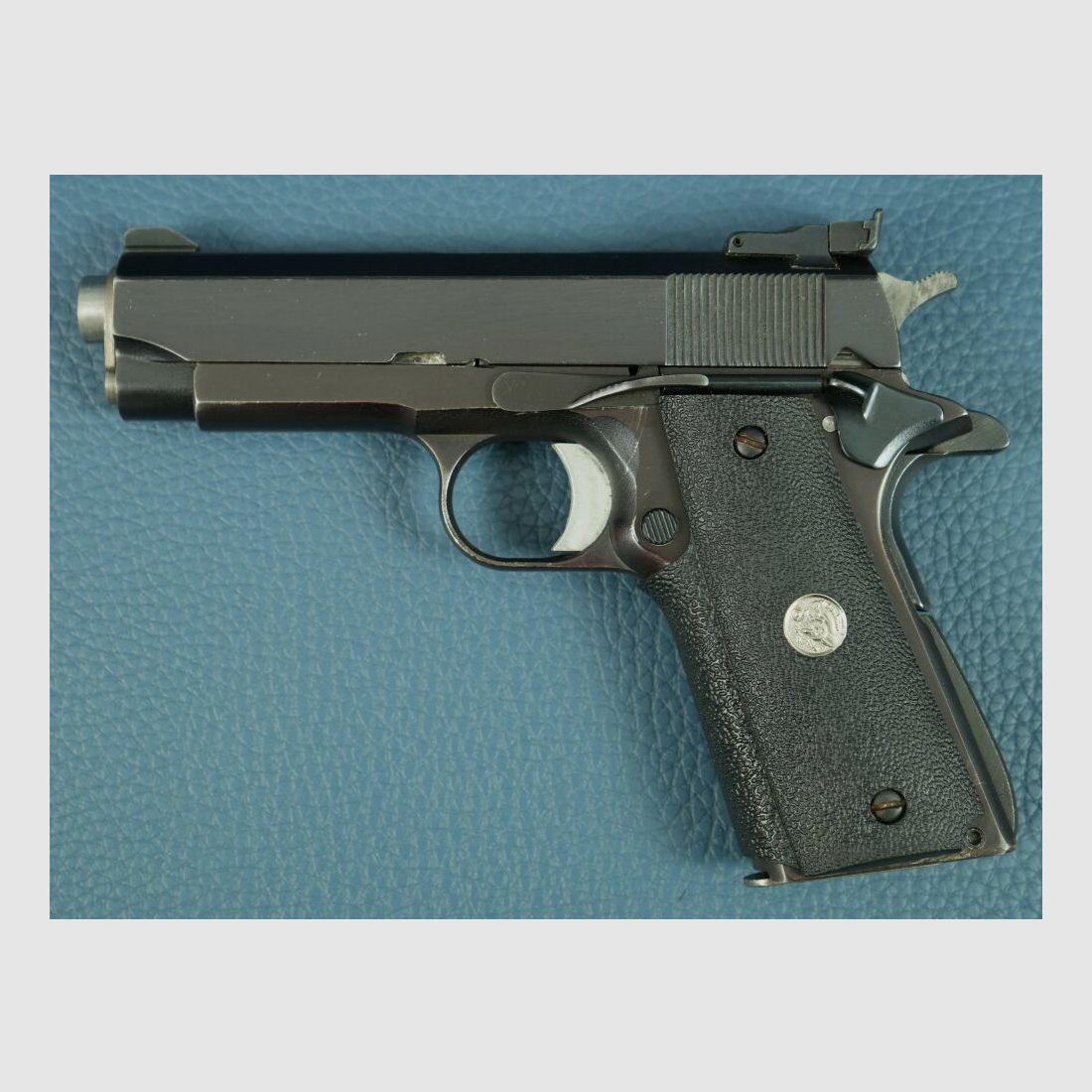 Essex Arms 1911 Commander .45Auto