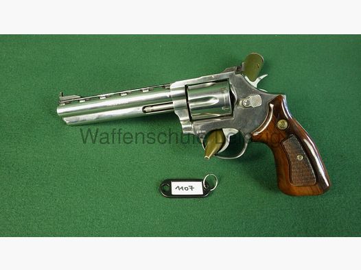 Taurus 689