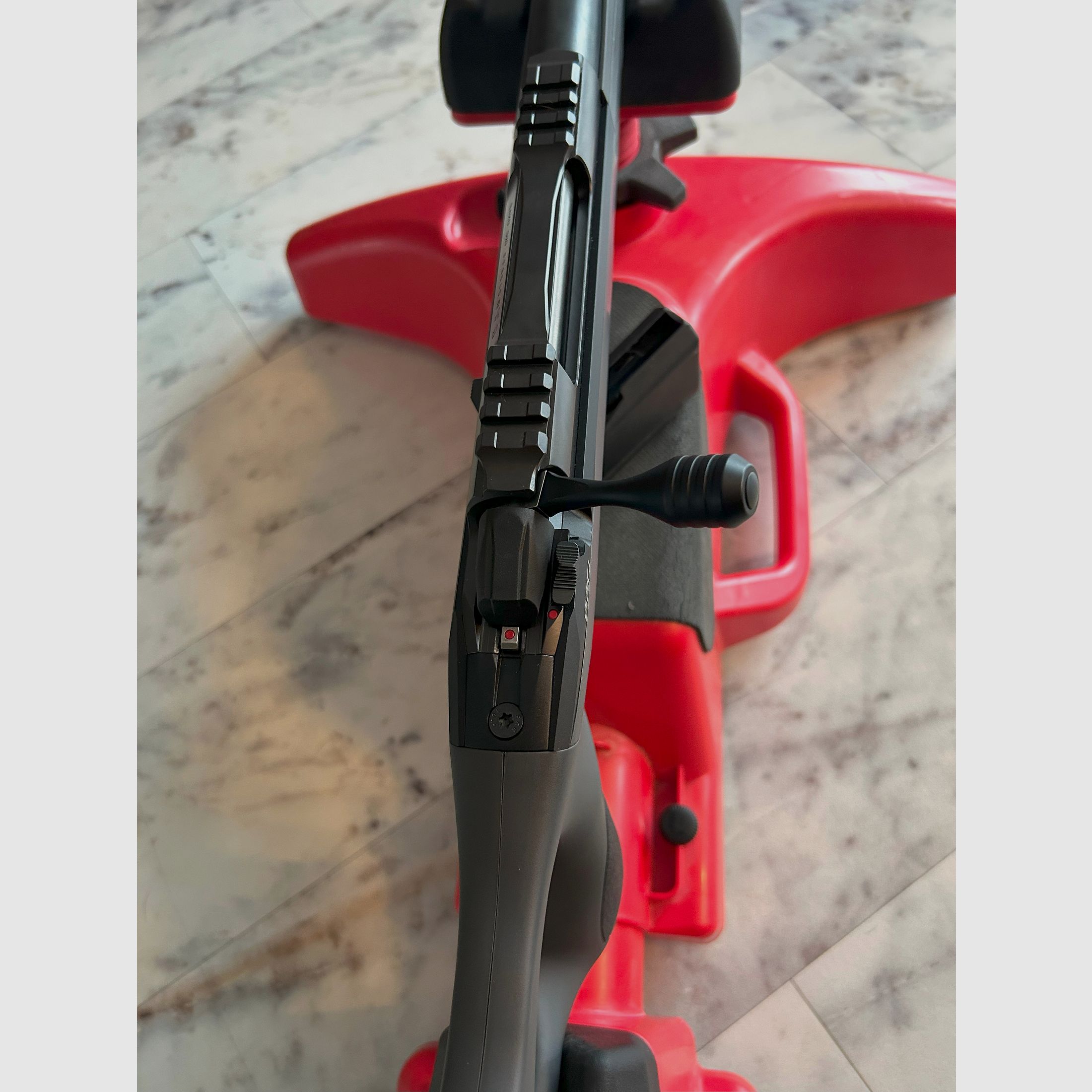  Repetierbüchse Sako S2o Hunter 30-06 Kurz mit Lochschaft und Schalldämpfer