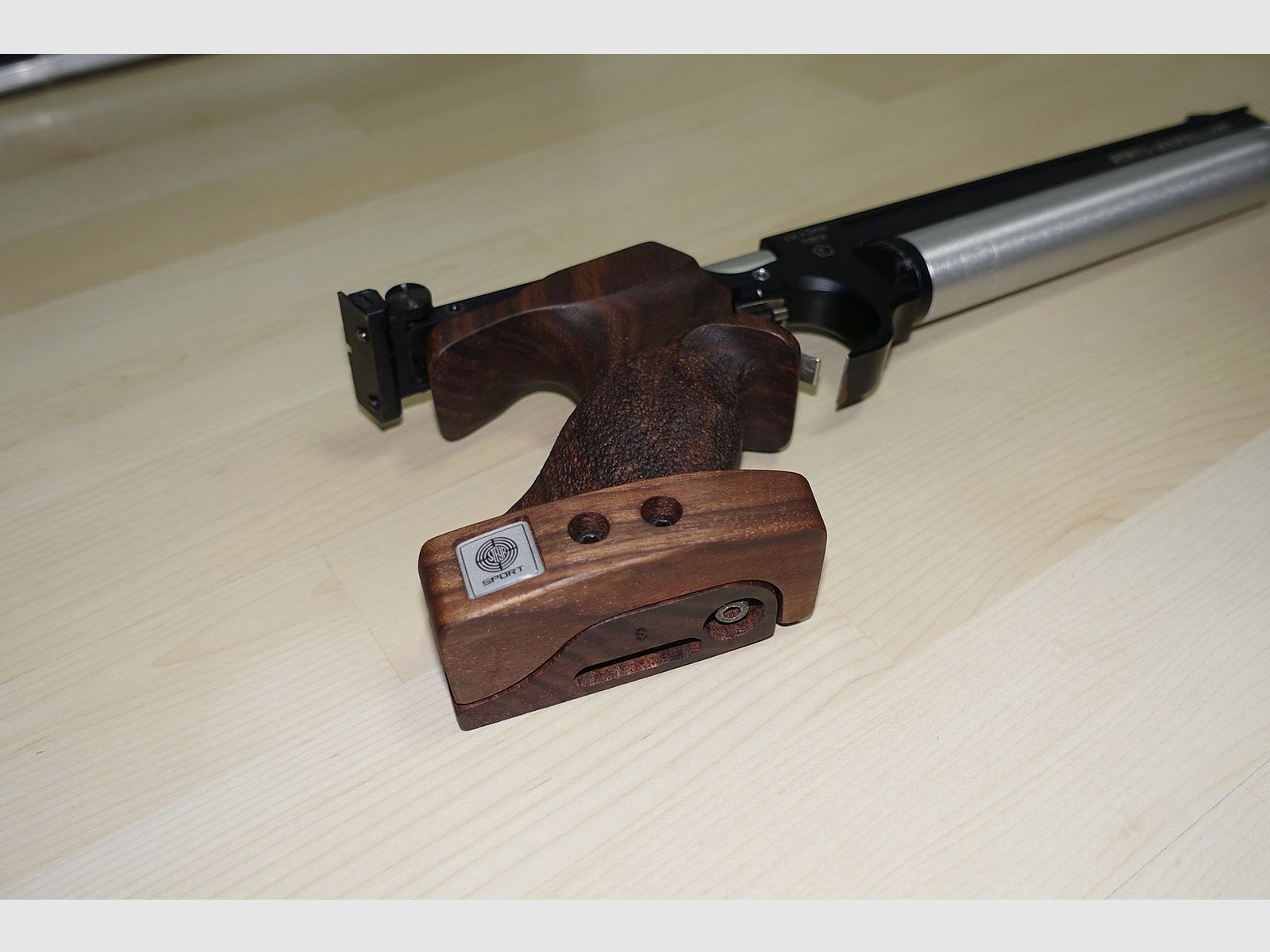 Steyr LP10 Pistolet meczowy na sprężone powietrze / Lewa lub prawa ręka