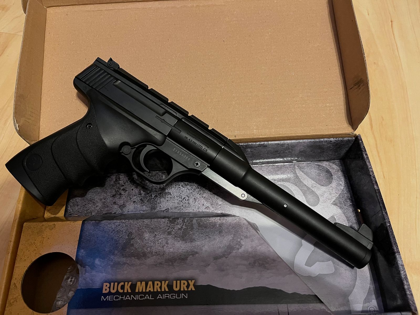 Browning Buck Mark pistola ad aria compressa, immagine 3 di 5