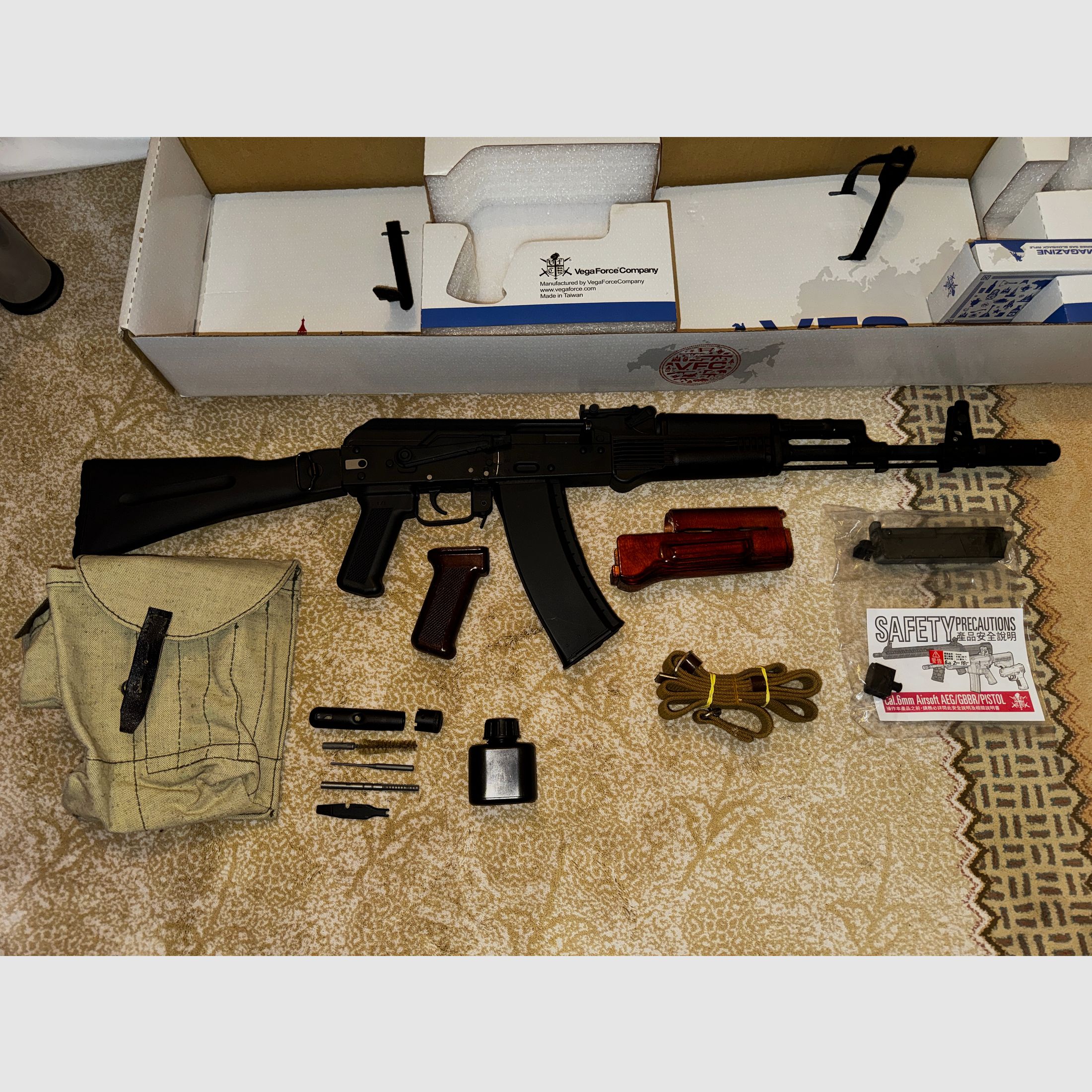 VFC AK 74M GBB Vollmetall mit Zubehör und OVP