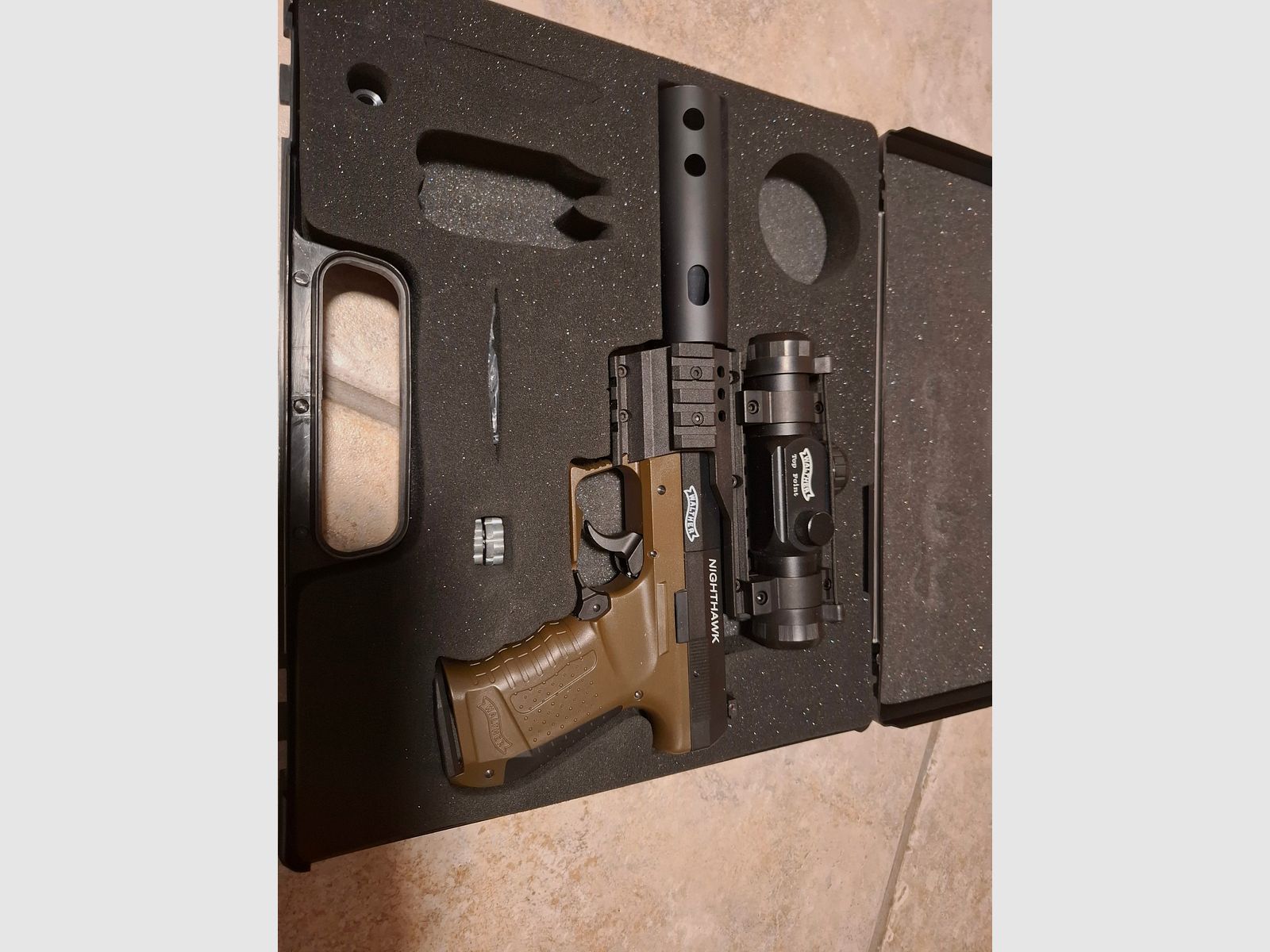 Pistolet pneumatyczny CO2 Walther Nighthawk