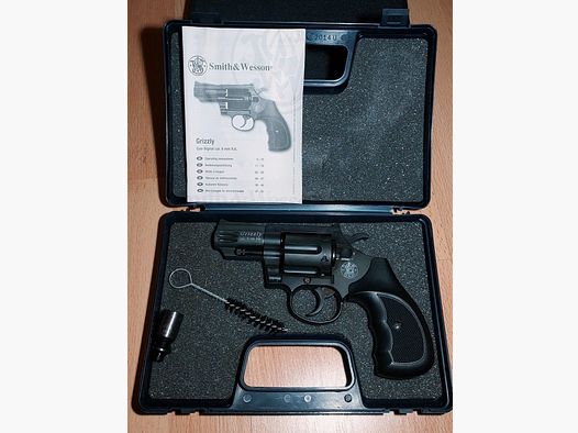 Smith & Wesson Grizzly Schreckschussrevolver Kal. 9mm R.K. geblauwde (PTB 894) S&W Grizzly