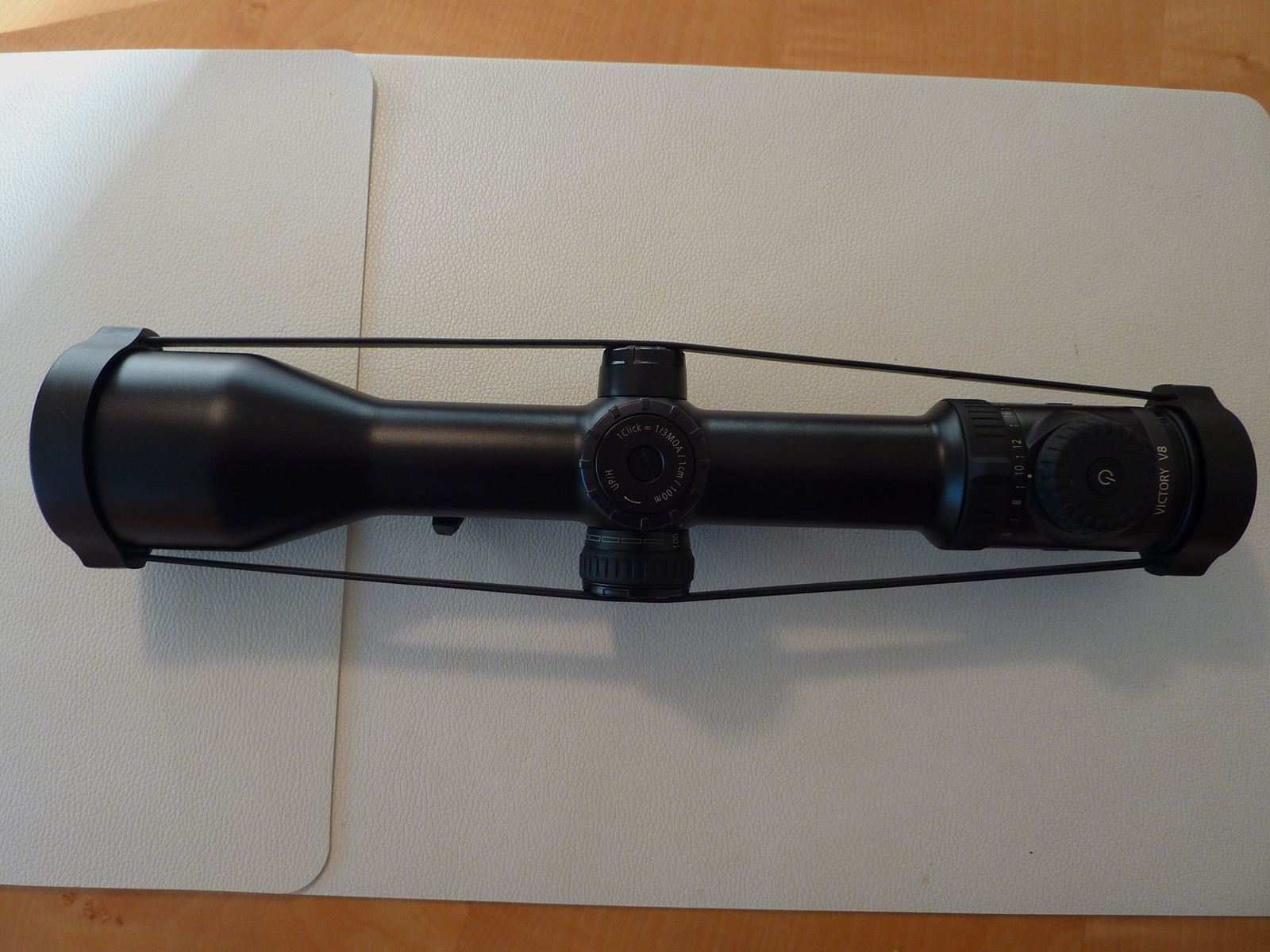 ZEISS VICTORY V8 telescopio 2.8-20x56 con ASV, reticolo illuminato 60 con montaggio a sella Blaser