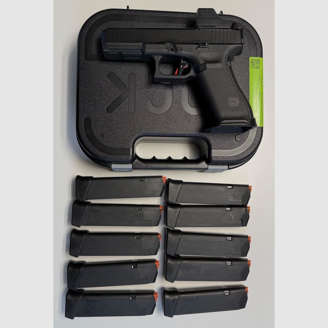 Glock 17 Gen.5 MOS 9x19, Holosun HE508T-RD-X2 mit umfangreichem, exklusivem Zubehör - NEUWERTIG