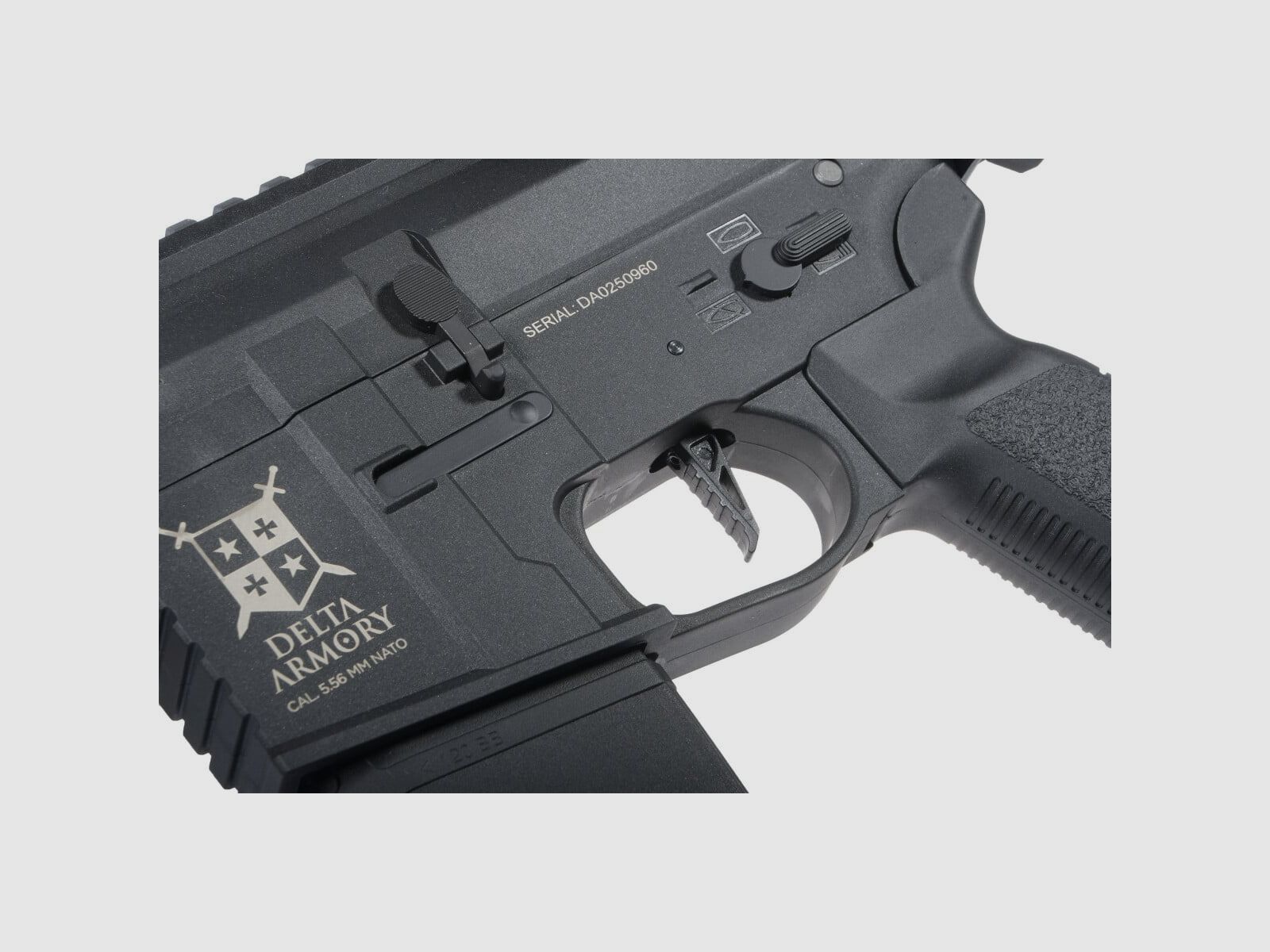 M4 AR15 M-LOK SilentOps 8 Zoll CHARLIE EAGLE ETU Schwarz S-AEG Airsoft Gewehr Frei ab 18 Jahren | Delta Armory