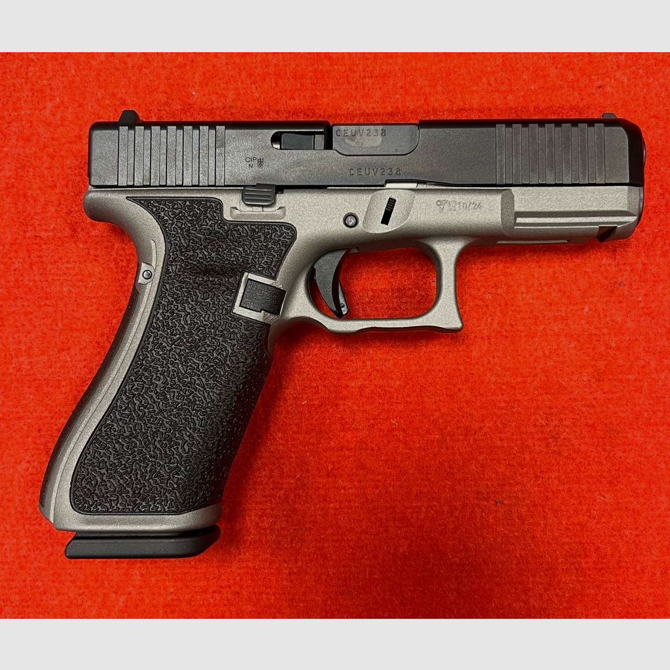 Glock Pistole 45 Mos Legacy Custom Edition Tungsten Gray Kal.9X19, Bild 2 von 8