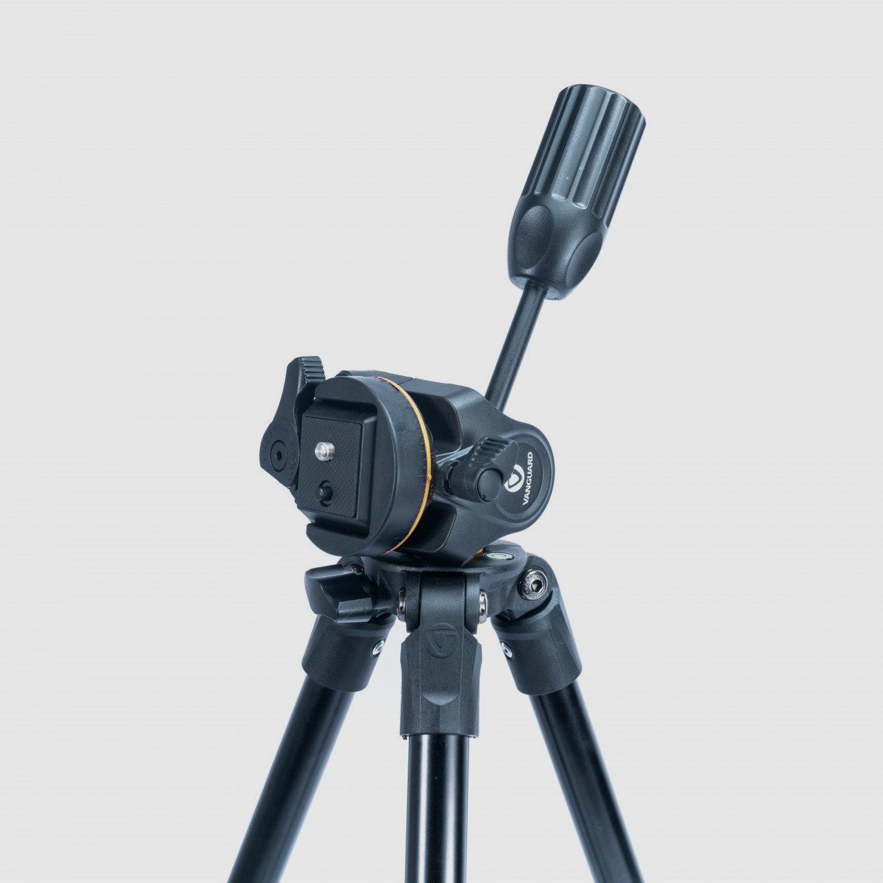 Vanguard Vesta 204AP – Aluminum Tripod with 3-Way Head, image 4 of 5