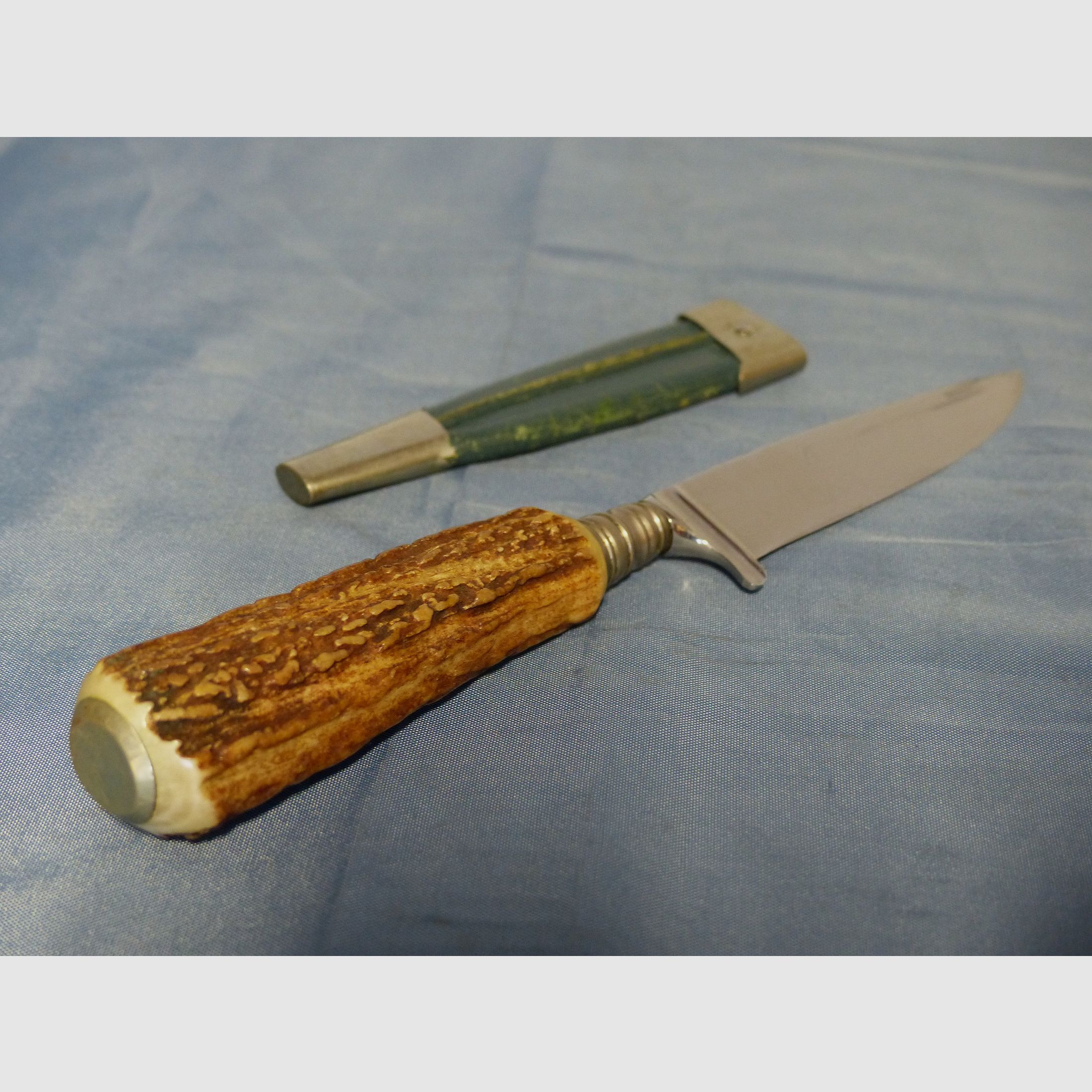 Bawarskie noże myśliwskie, noże tradycyjne, noże do przekąsek Anton Wingen Jr. z uchwytem z poroża jelenia, prawie antyczne