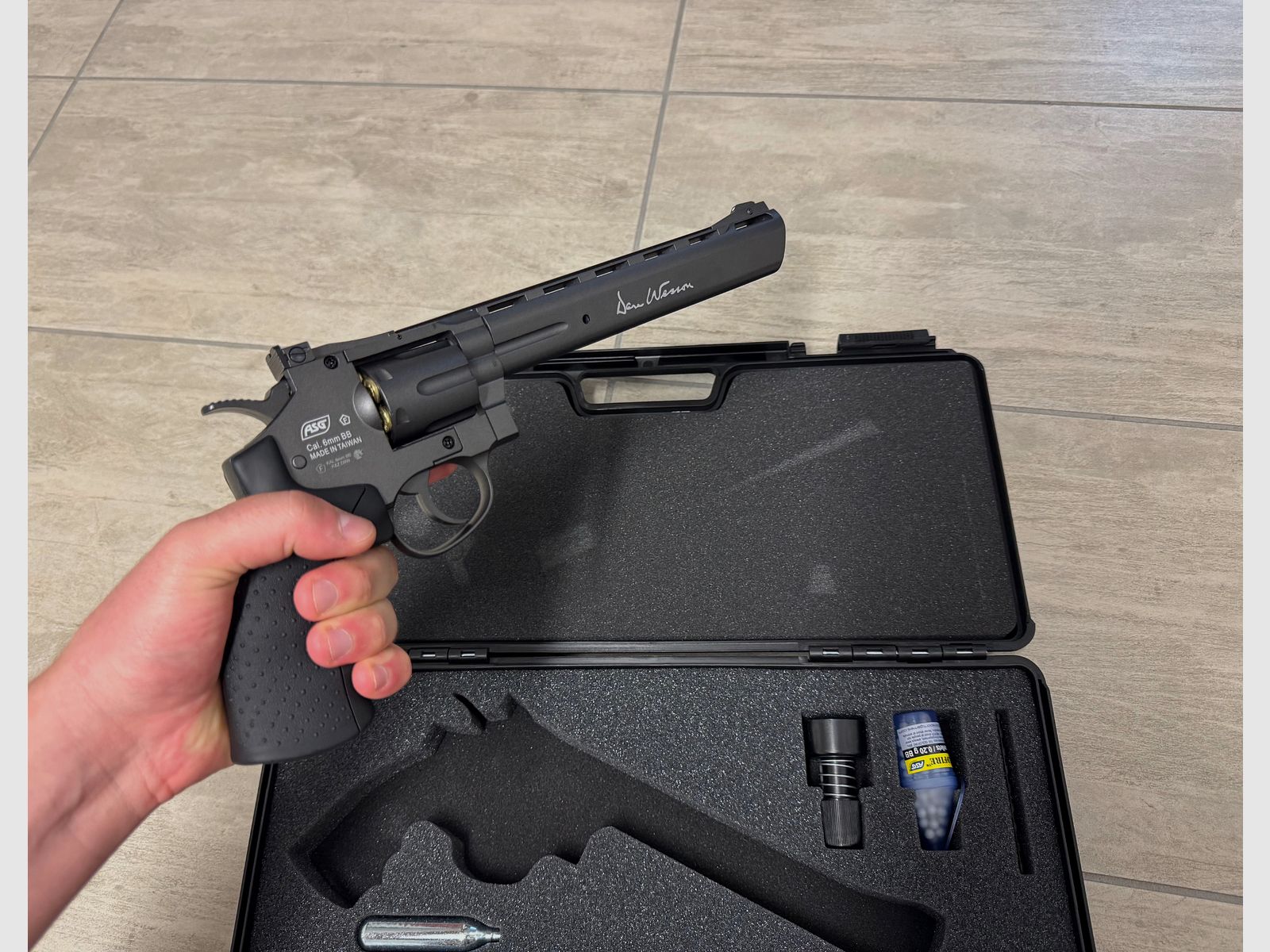 ASG Dan Wesson 8″ CO₂ Revolver – 6 mm BB, schwarz