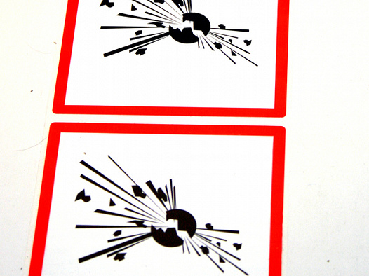 4 x GHS Symbol Aufkleber zur Lagerkennzeichnung EXPLOSIV (Aufbewahrungsort NC Schwarzpulver) 10x10cm