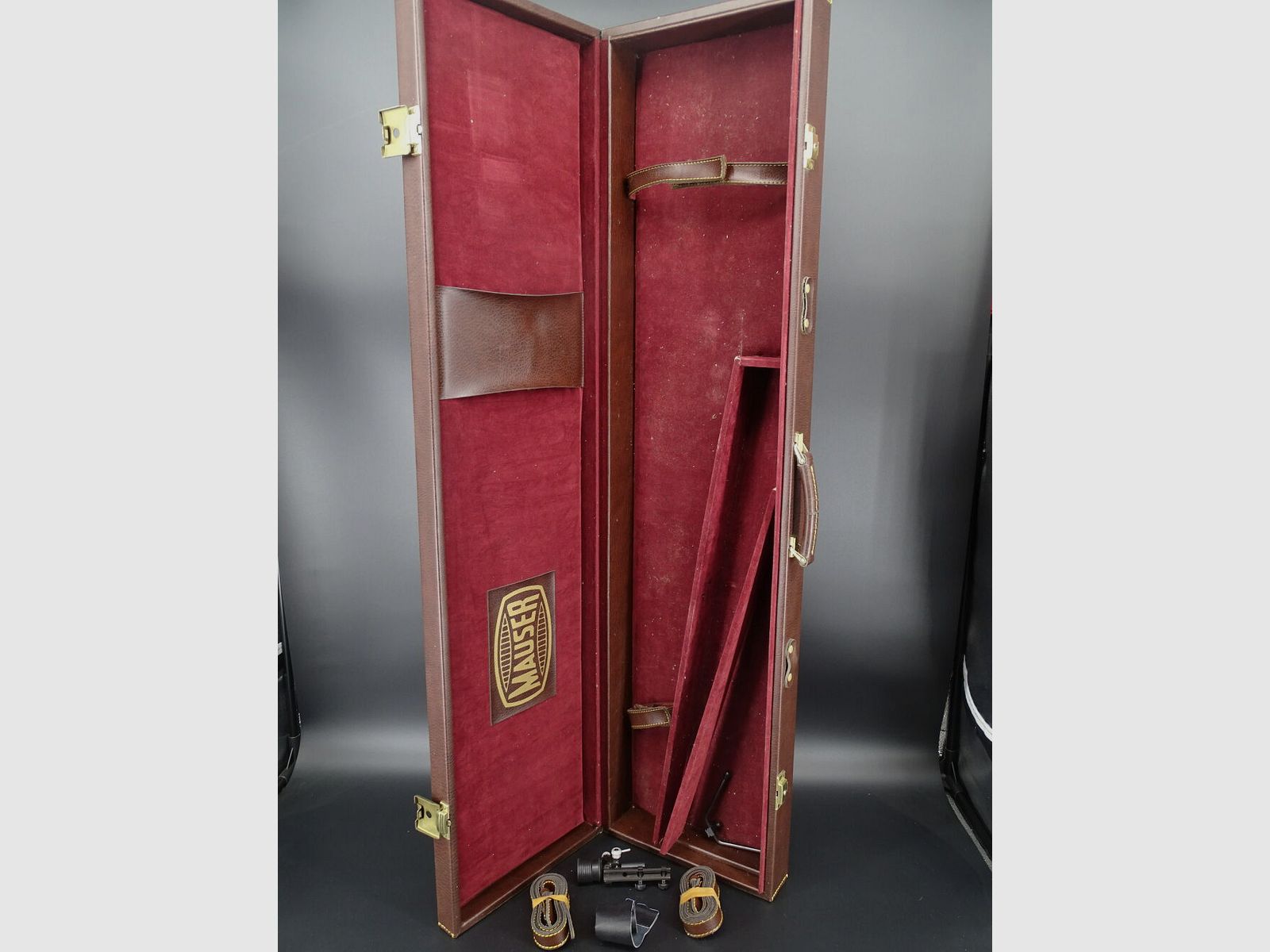 Mauser M 83 Sport Kaliber .308 Win Night Force 8-32x56 Versa Pod 83 Sport mit Lederkoffer