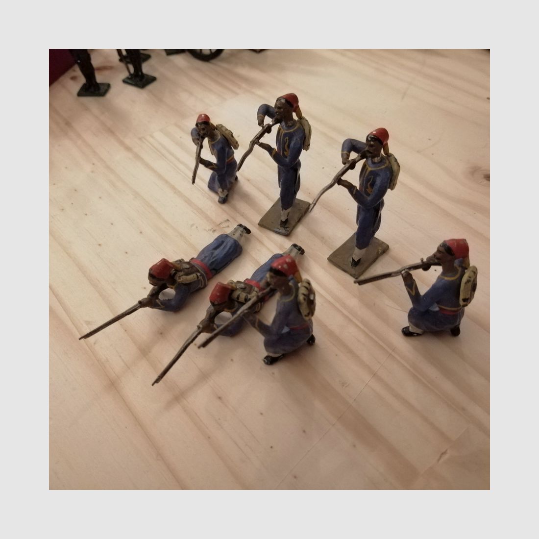 Diorama mit 7 alten Zinnfiguren CBG - Algerische Scharfschützen / Turcos – Kolonialtruppen – TBE, Bild 2 von 5