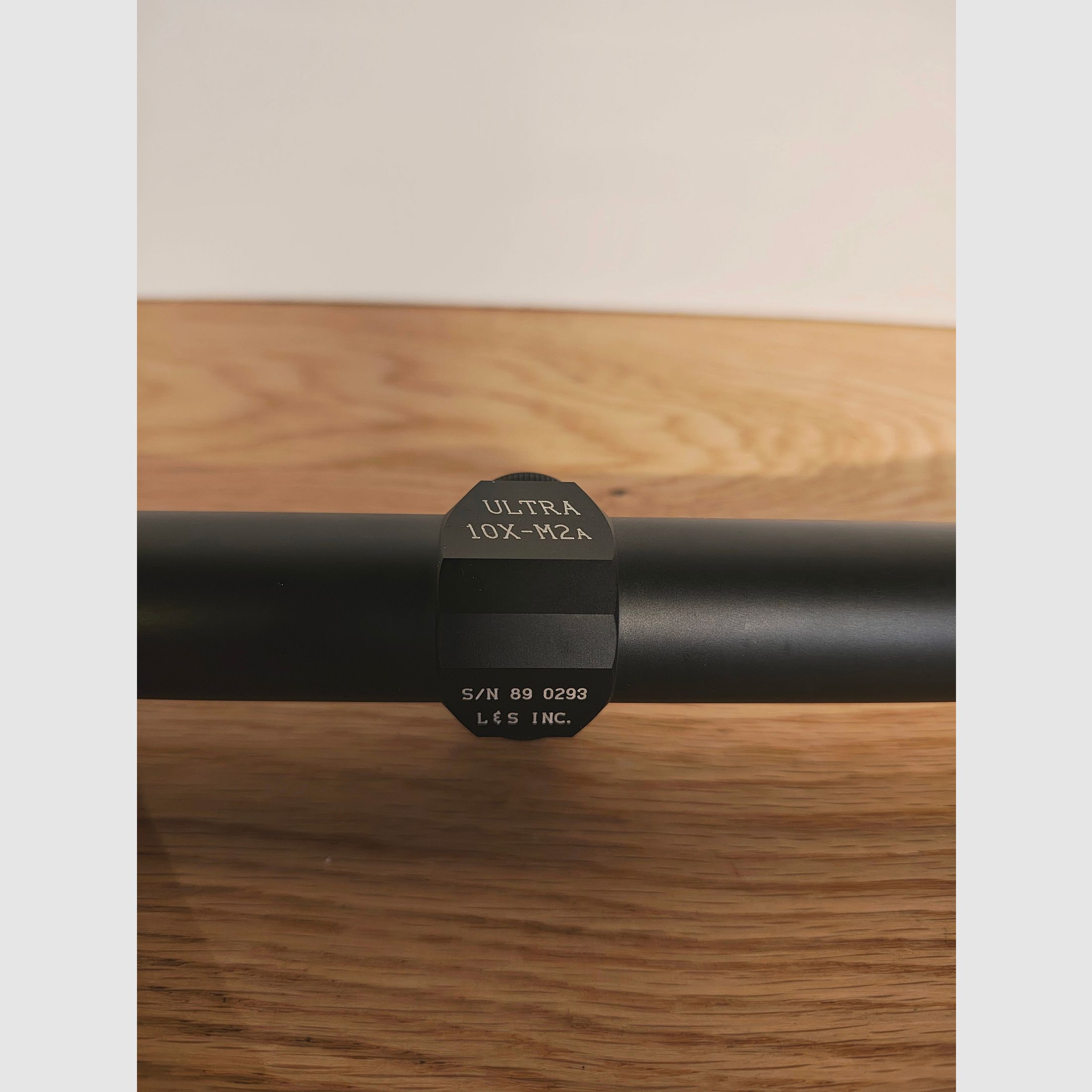 Leupold M2a Ultra 10x42 con caja y documentos originales