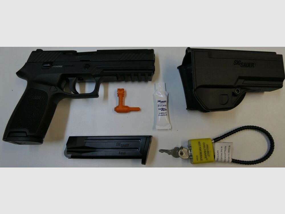 Sig Sauer P320F inkl Holster u. Zubehör