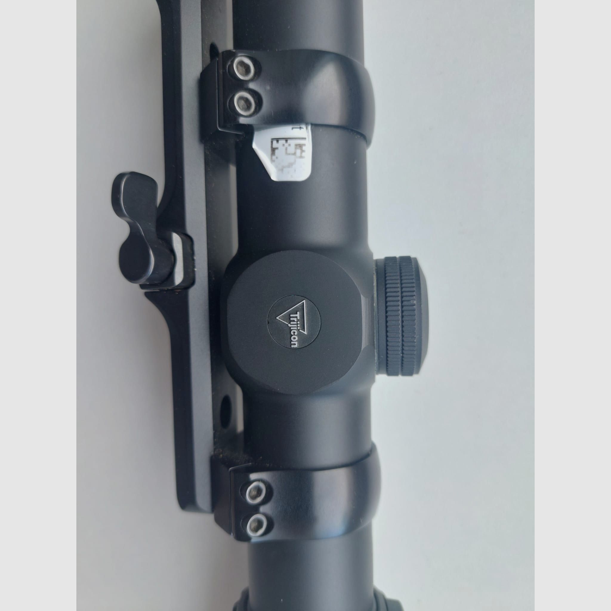 RESERVIERT -  Blaser R93 Standard 7×64 mit Zielfernrohr & Schalldämpfer