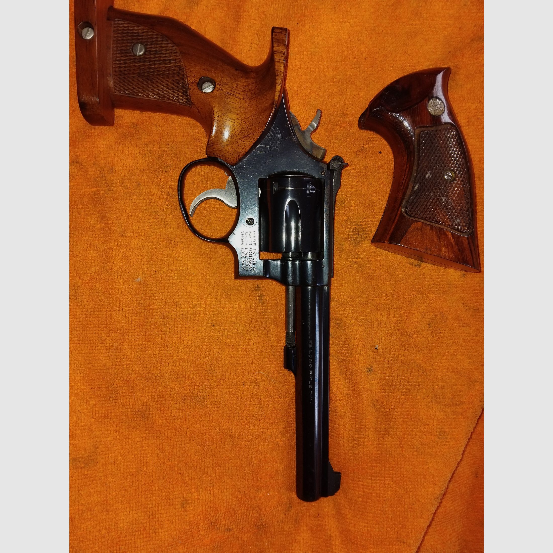 Revolver Smith & Wessen Modell 17 6" mit Sportgriffstück