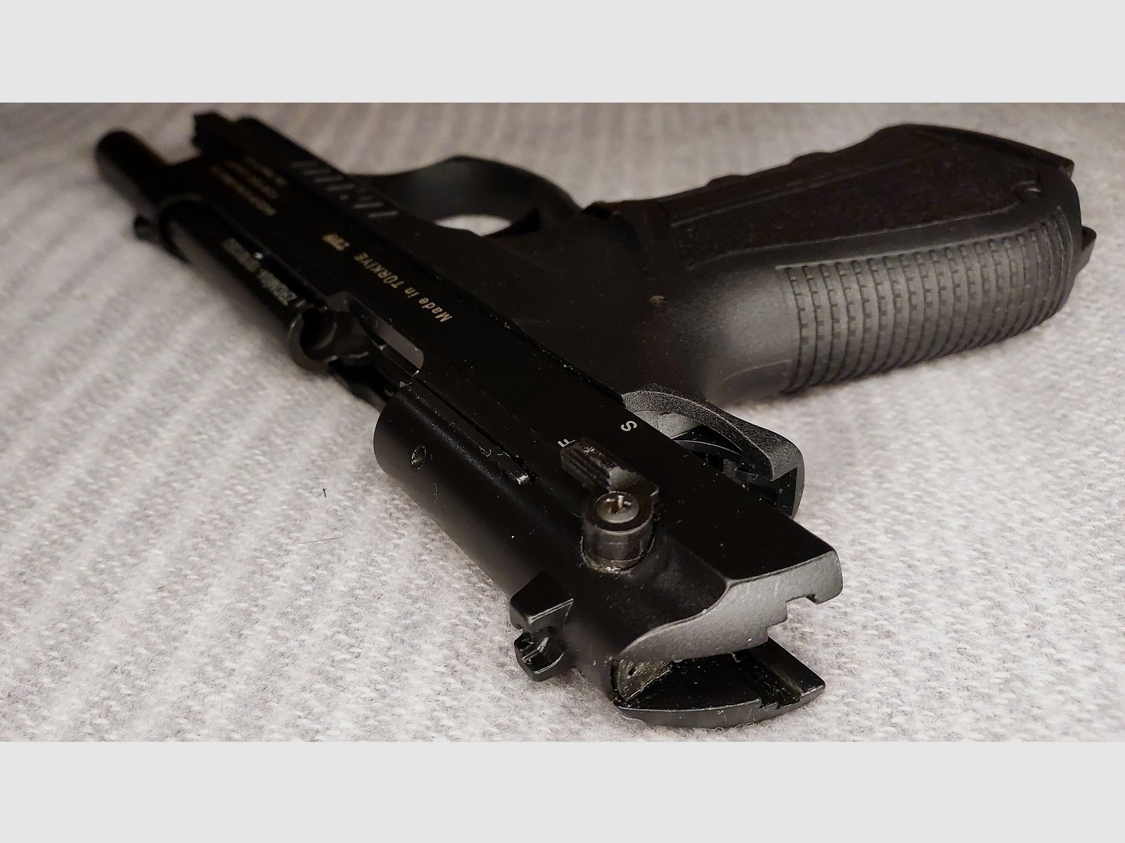 Zoraki 918 9mm P.A.K. schwarz (PTB 1024) mit zwei Magazinen