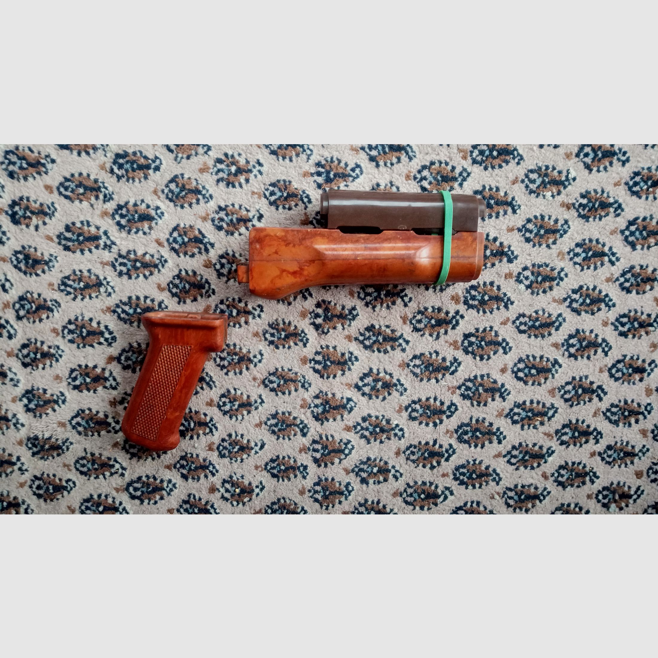 Shagadelic! Vintage Handschutz Baby / lower AK74 Tantal Bakelit Handschutz und Griff / Optional upper DDR Plaste AKM oder Izhmash AK-74M Handschutz