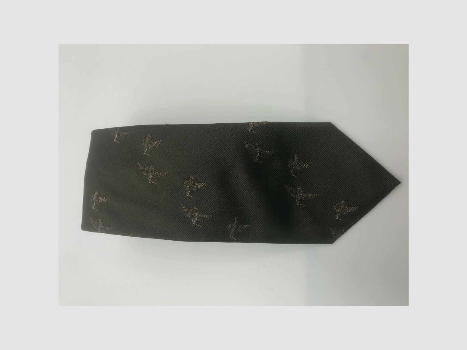 Robert Keyte tie 100% silk dark green motif snipe