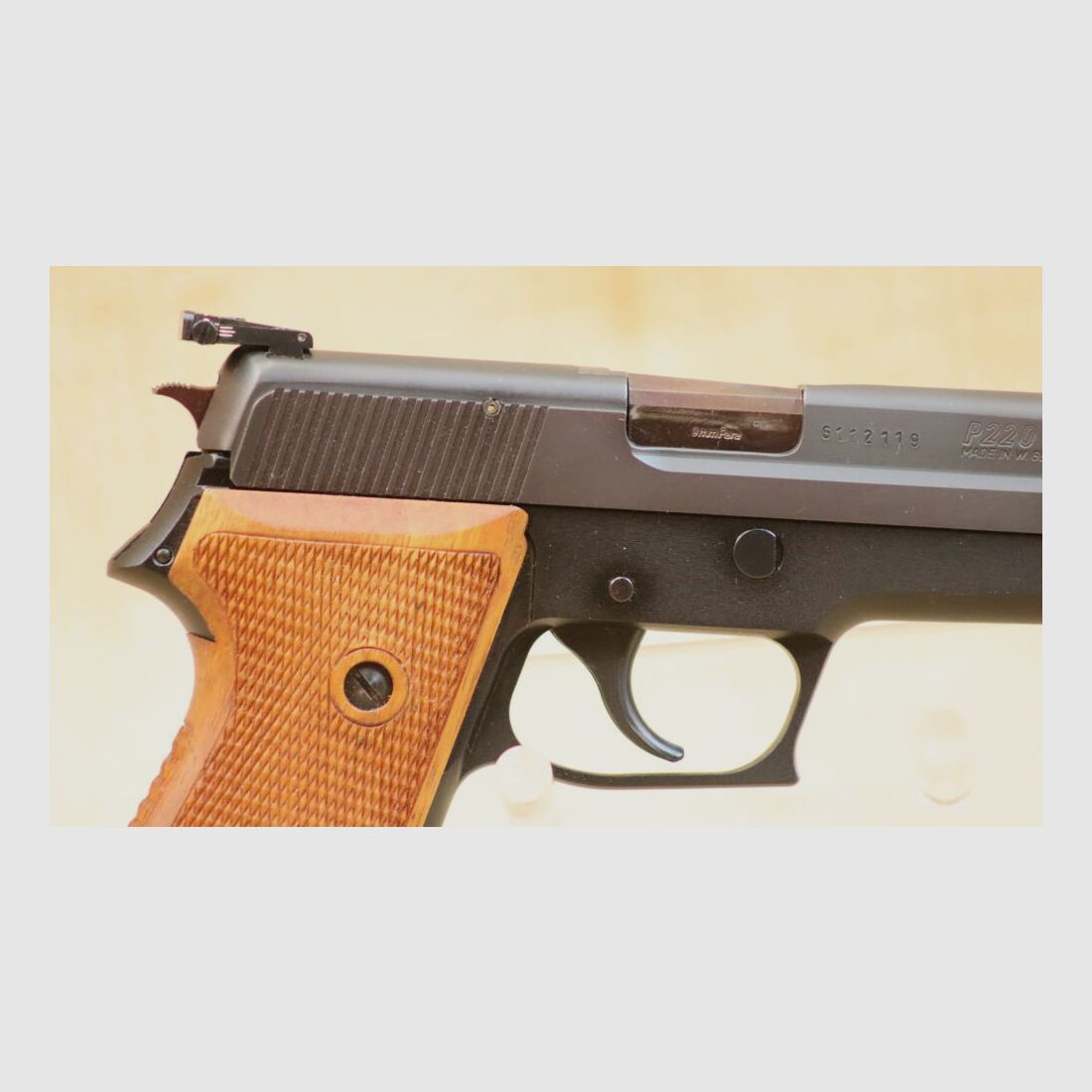 SIG Sauer P220 9mm Luger