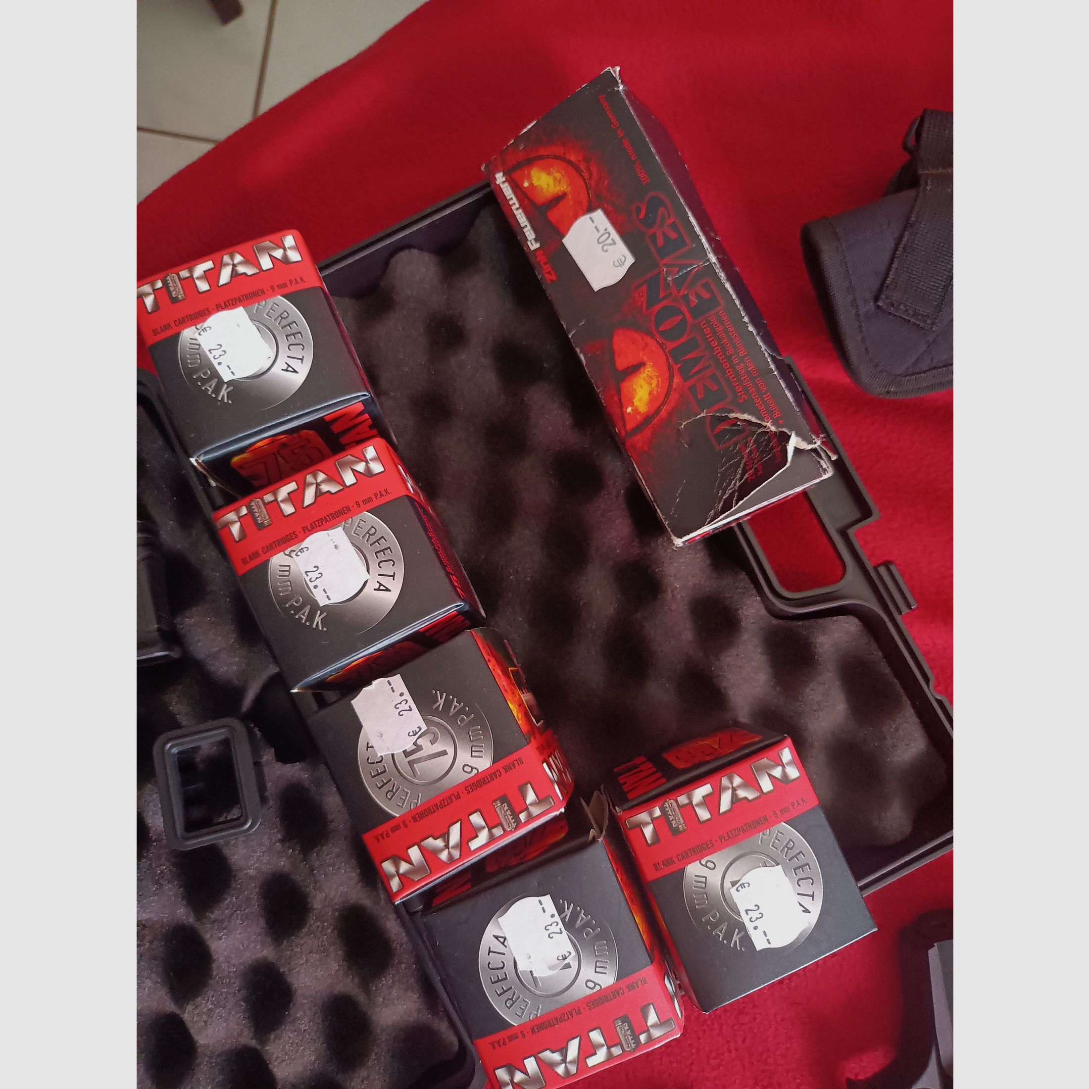 Walther P99 einmal benutzt standart+32magazien brusthalfter ca 400st. 9mm p.a.k.