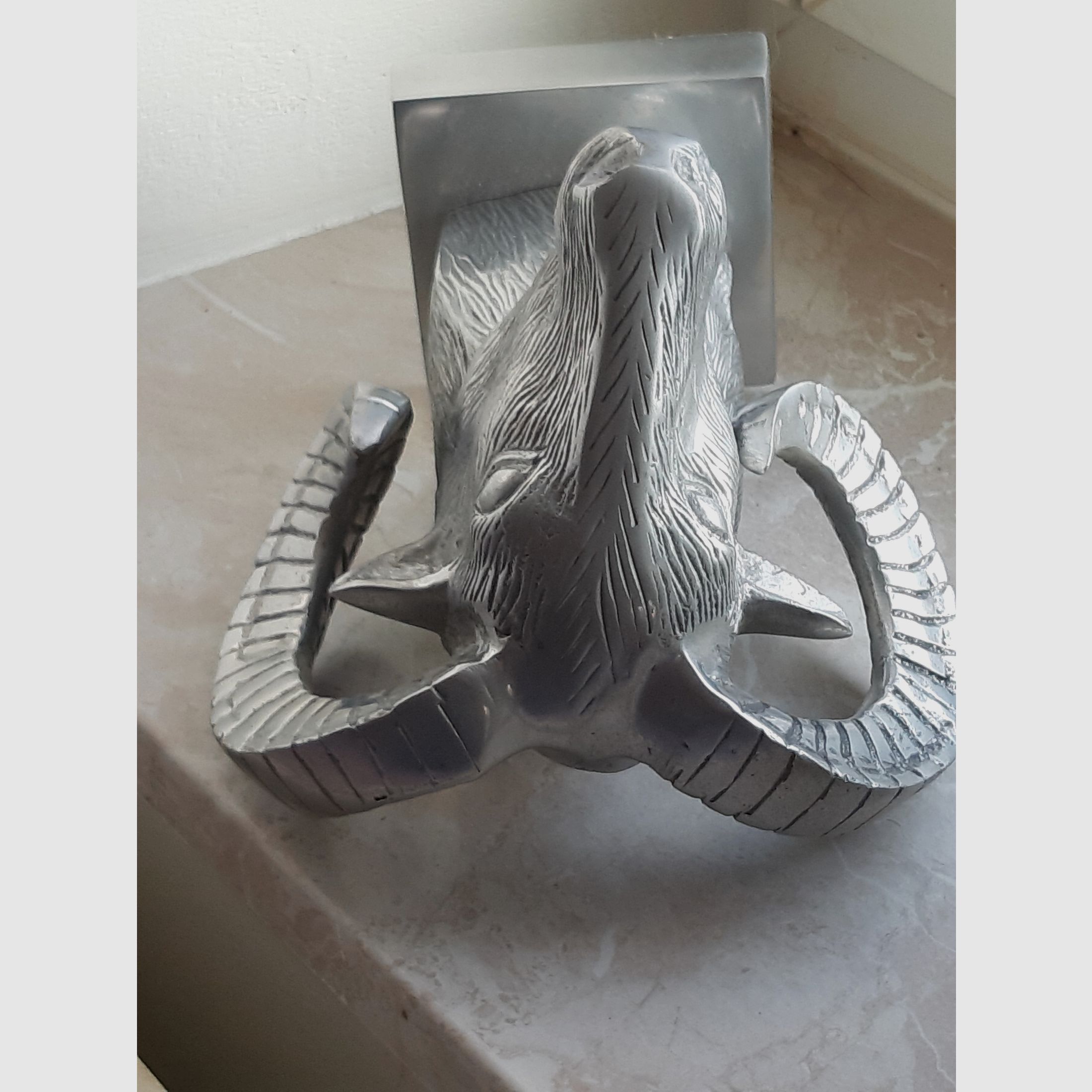 Noble RAM HEAD, an EYECATCHER on every desk