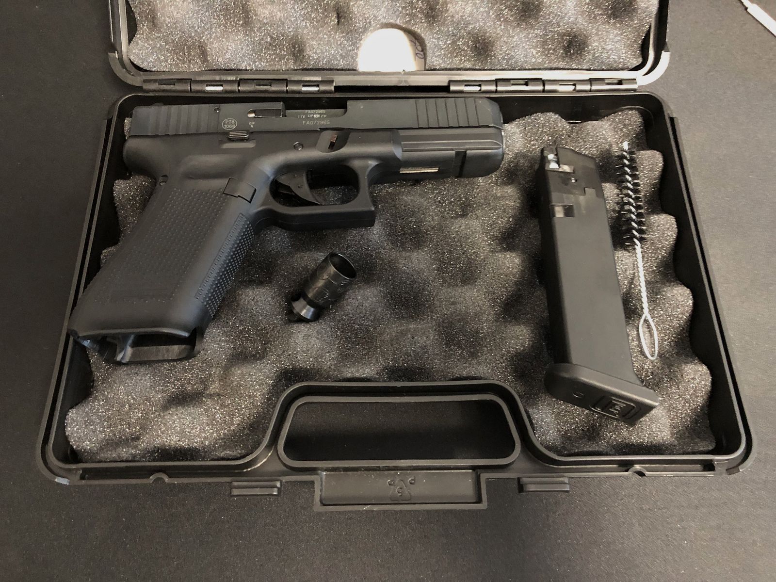 Glock 17 Gen 5 9mm P.A.K. 
