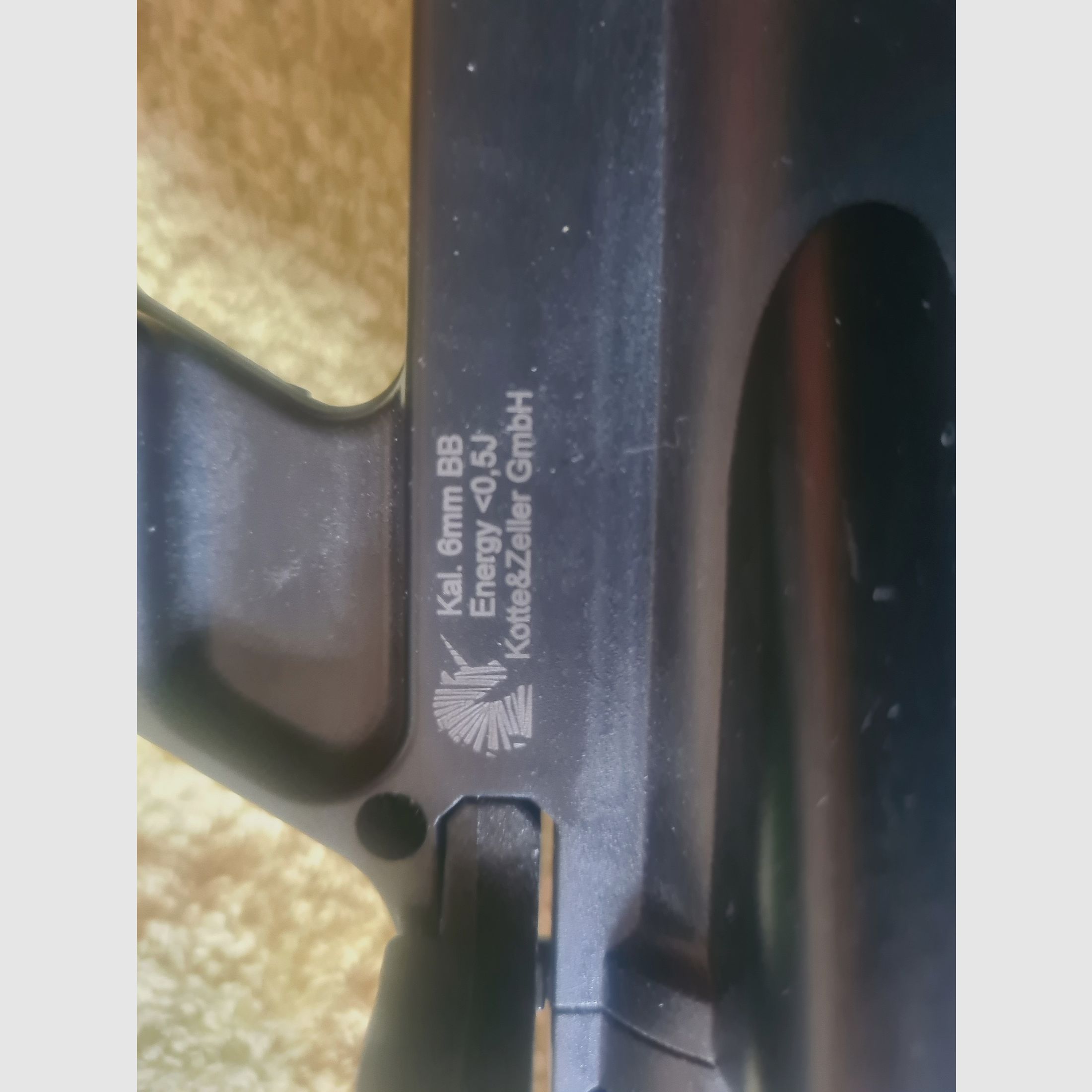 Softair Waffe 6mm BB Nachbau M4 R.I.S. 