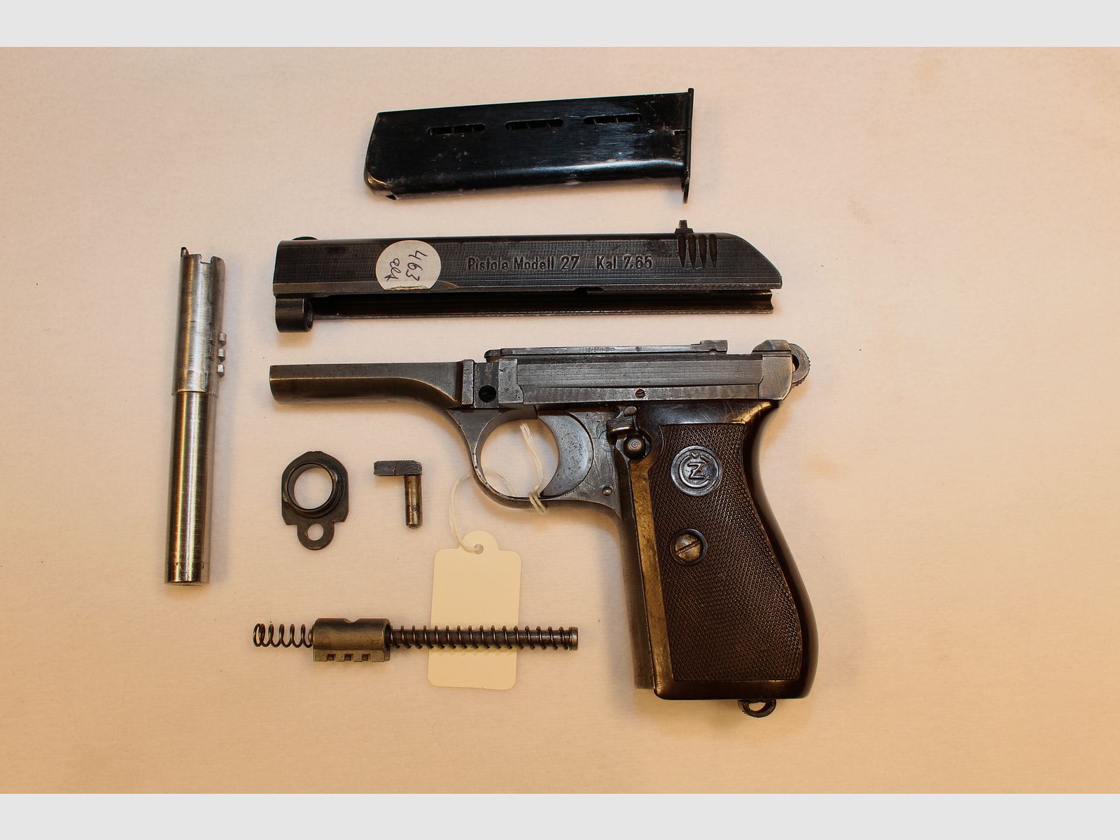 Arma de colección CZ Model 27.