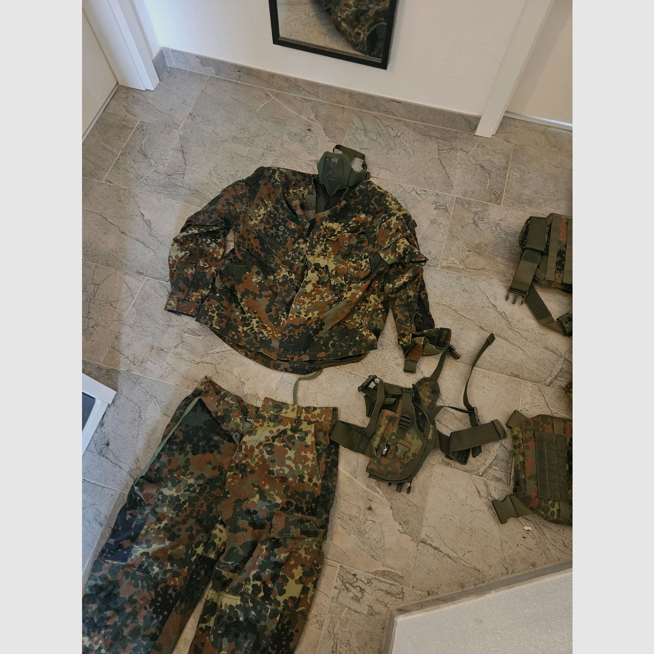 Großes Begadi S-AEG Starter-Set: MK16 (SCAR-L) & M4 M-LOK inkl. 10 Magazinen, Akkus & kompletter Flecktarn-Ausrüstung, Bild 13 von 15